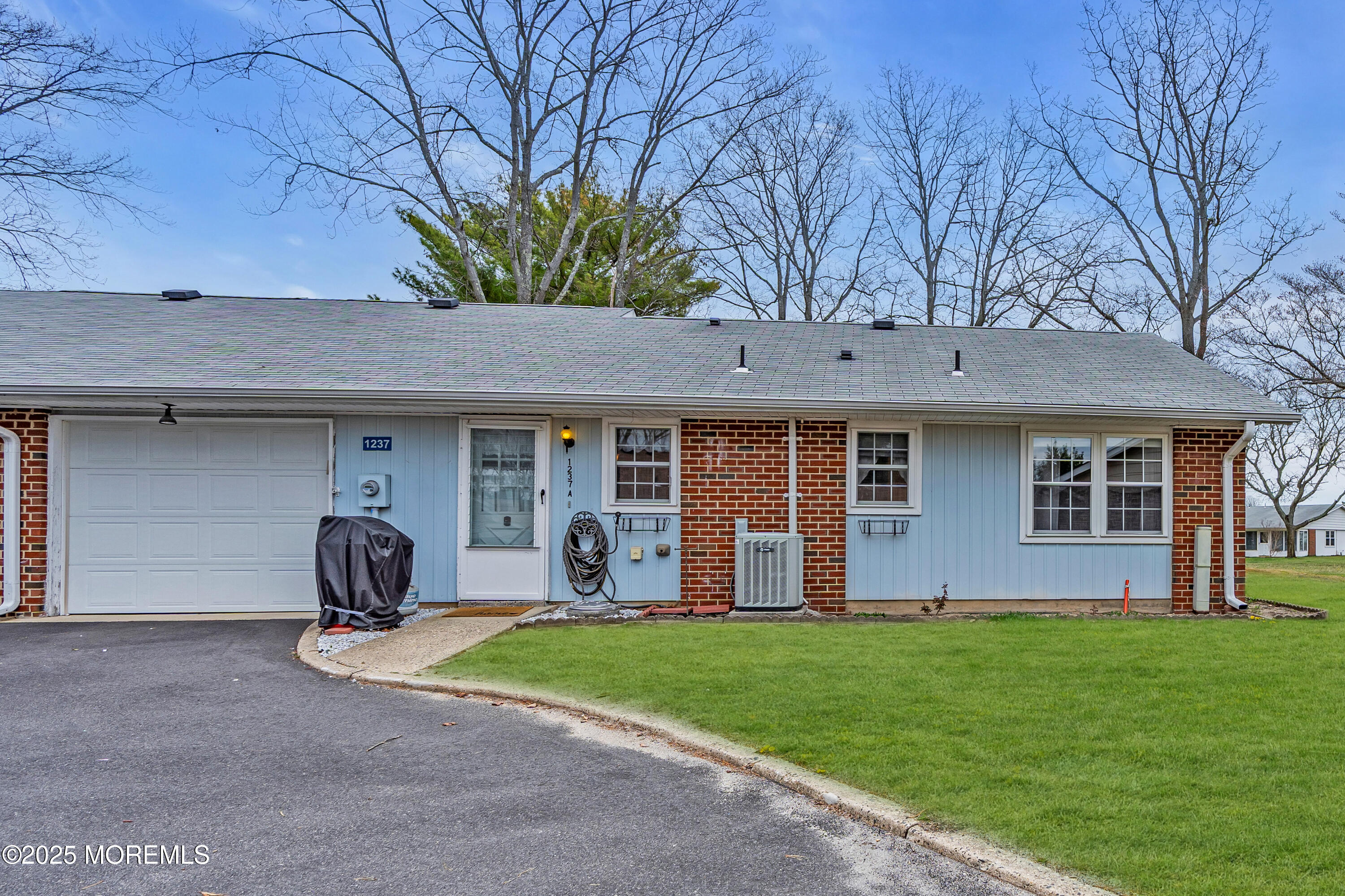 1237A Hamilton Court, Lakewood, New Jersey image 7