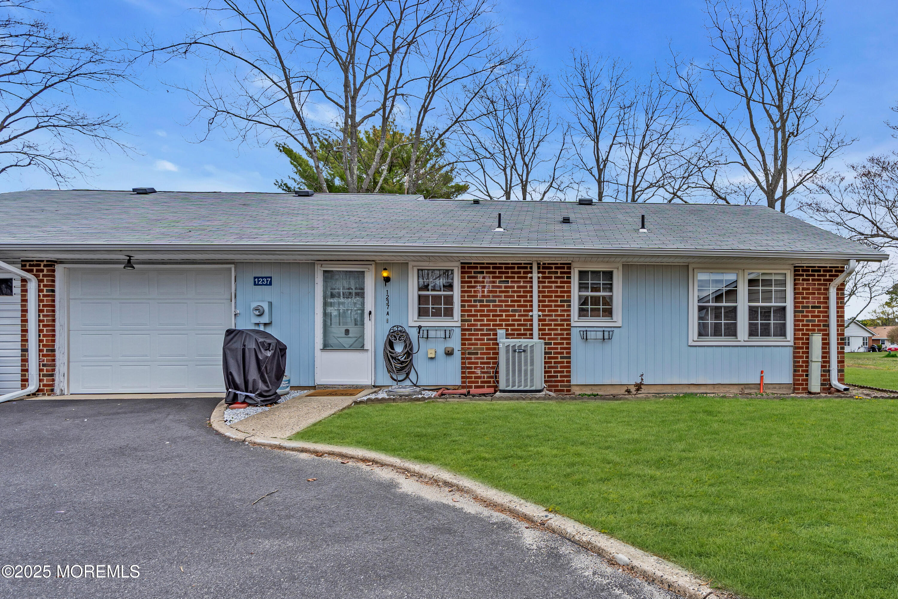1237A Hamilton Court, Lakewood, New Jersey image 1