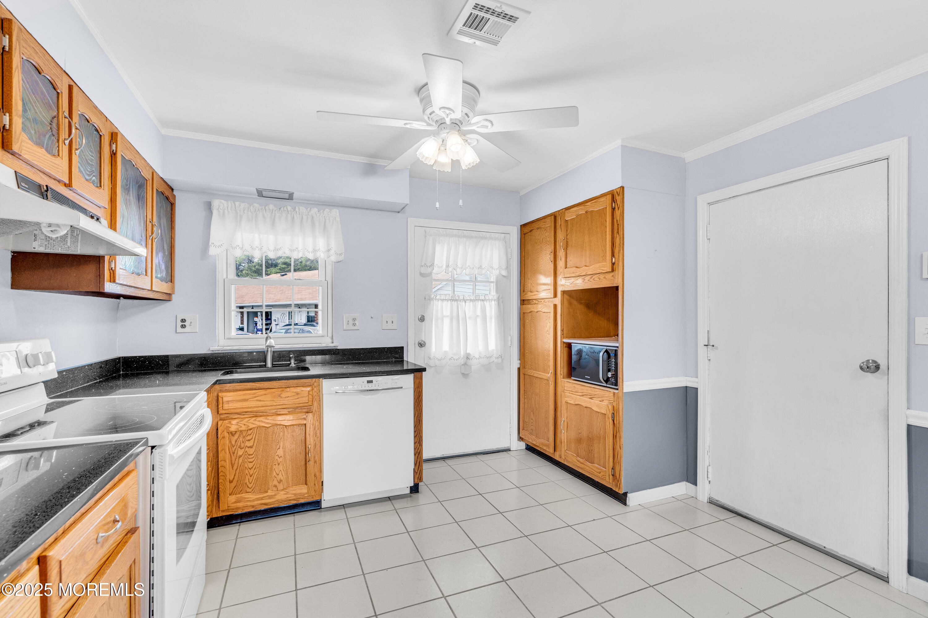 1237A Hamilton Court, Lakewood, New Jersey image 14