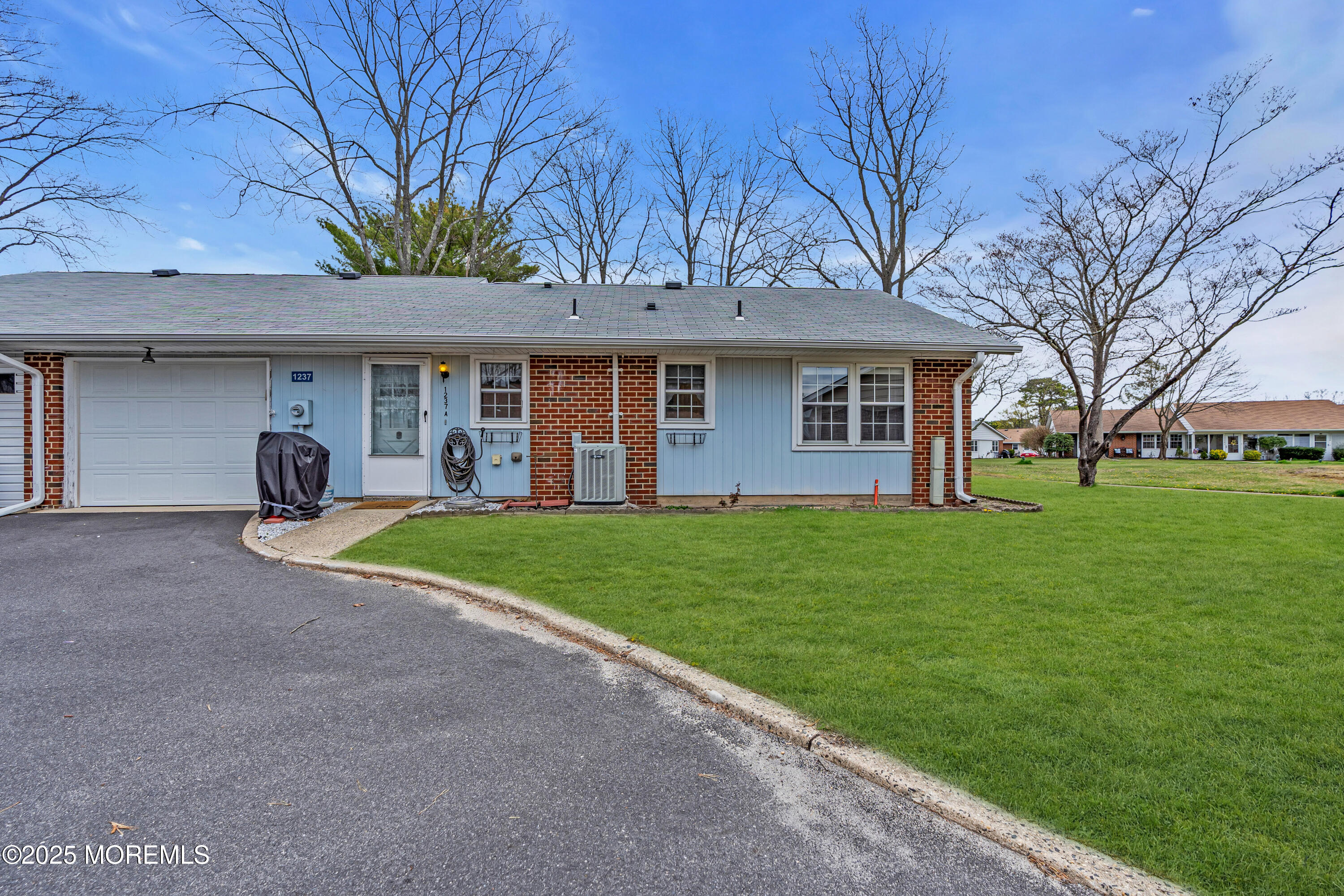 1237A Hamilton Court, Lakewood, New Jersey image 5