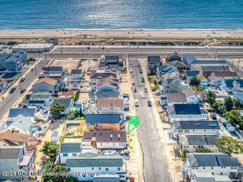 Homes For Rent - 30 M Street #SUMMER<br/> Seaside Park, NJ 08752