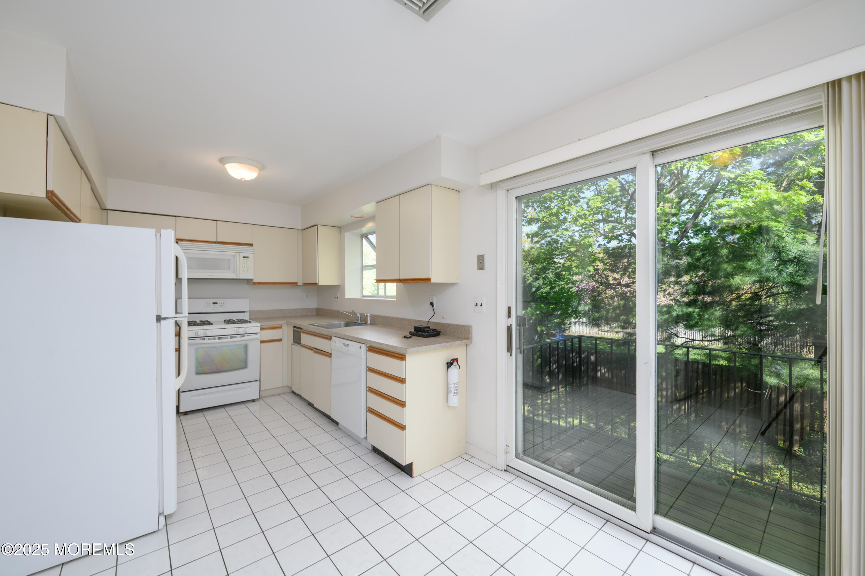 65 E River Road #14, Rumson, New Jersey image 9