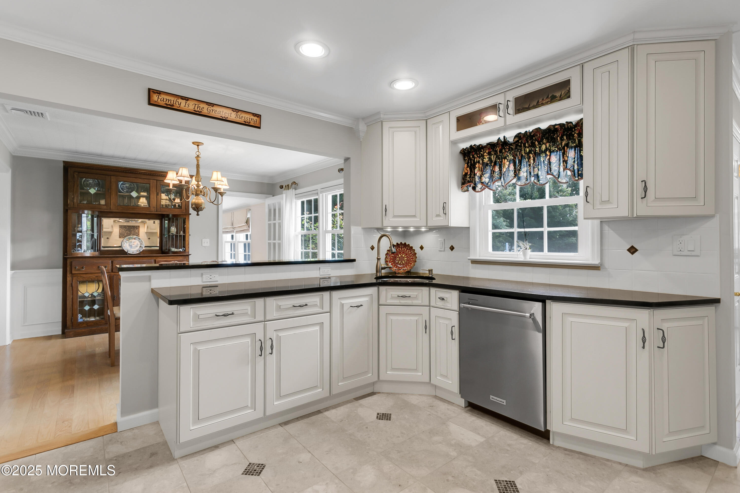 202 Hamiltonian Drive