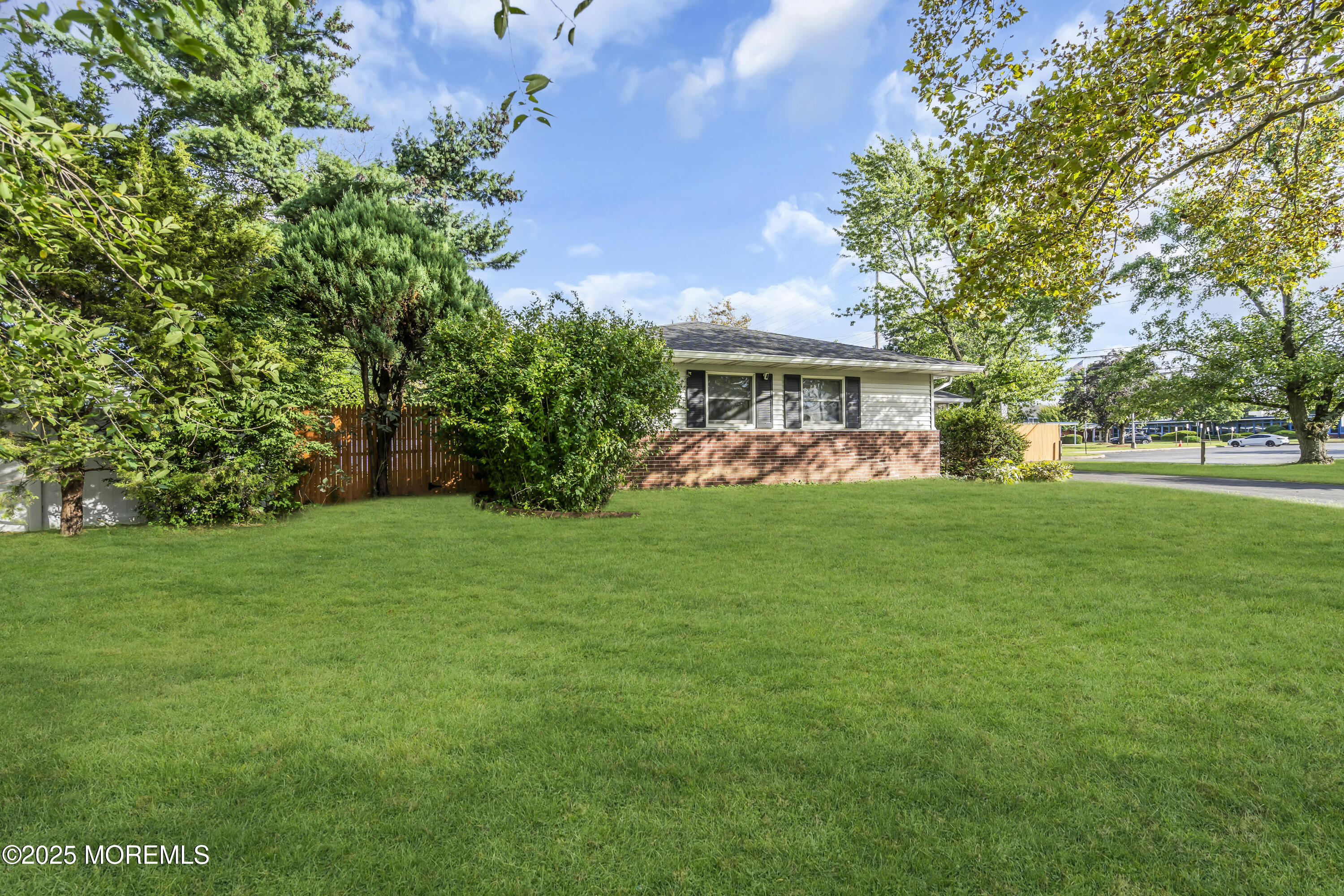 2 Avondale Lane