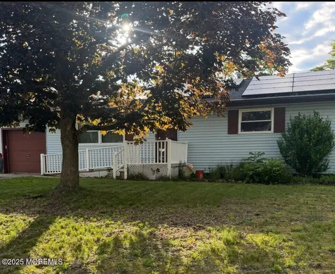MLS: 22515271