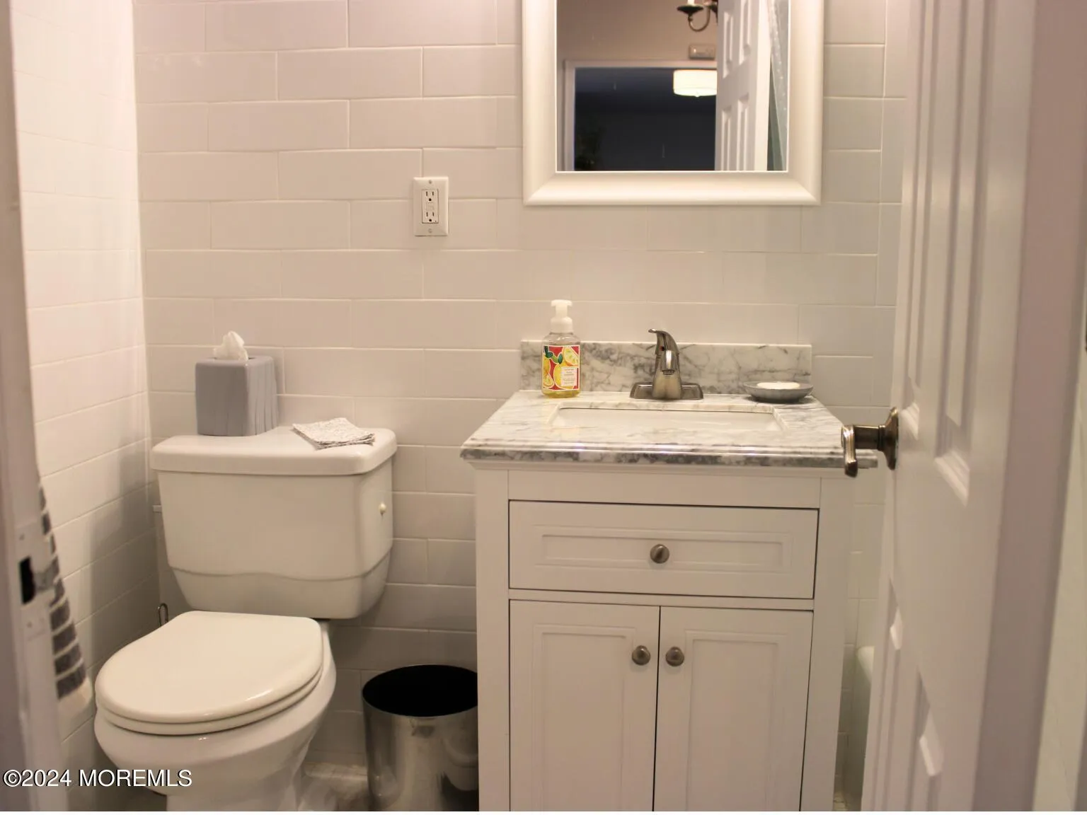 Red Bank, New Jersey 07701, United States, 2 Bedrooms Bedrooms, ,2 BathroomsBathrooms,Residential,Pending,4127