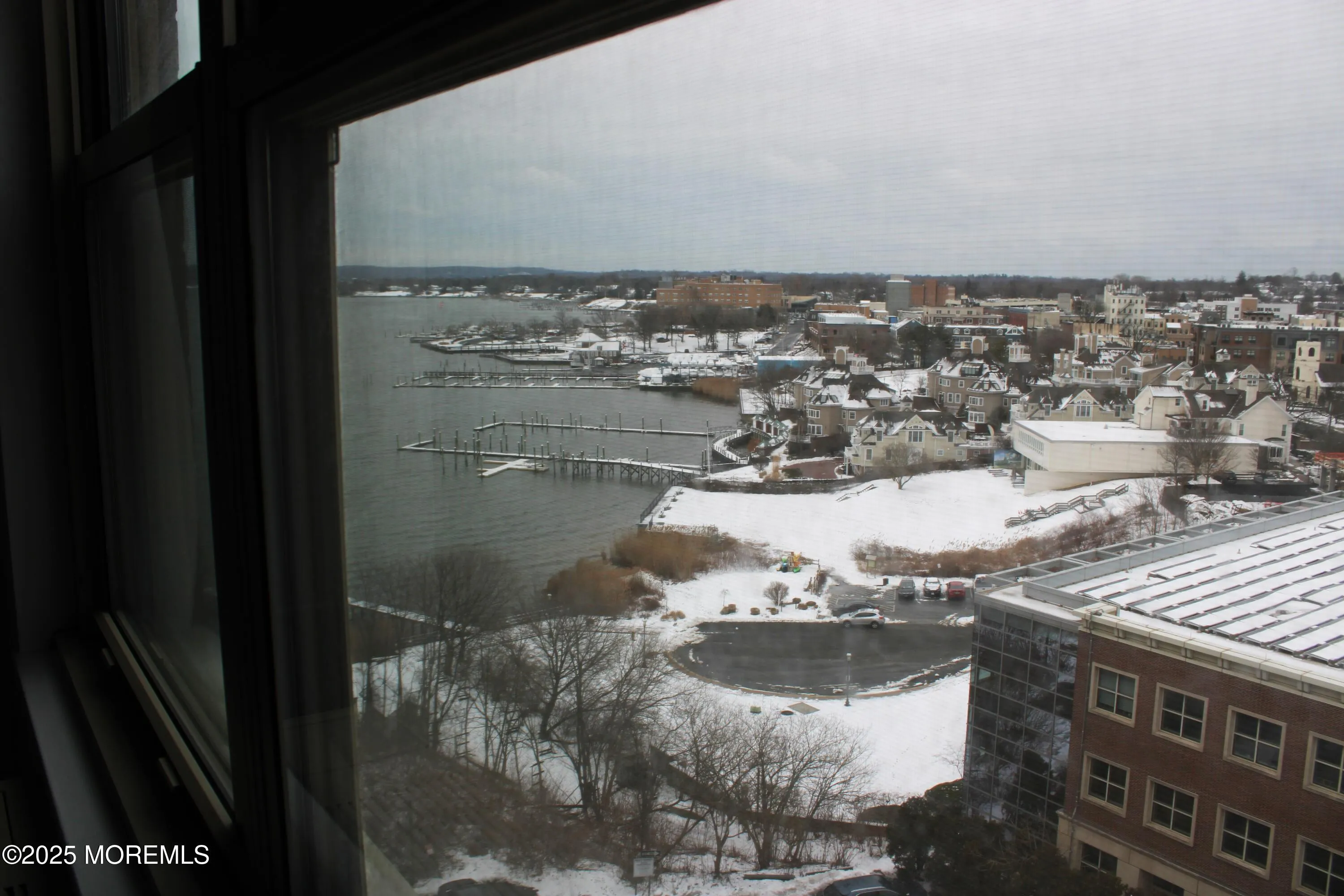 Red Bank, New Jersey 07701, United States, 2 Bedrooms Bedrooms, ,2 BathroomsBathrooms,Residential,Pending,4127