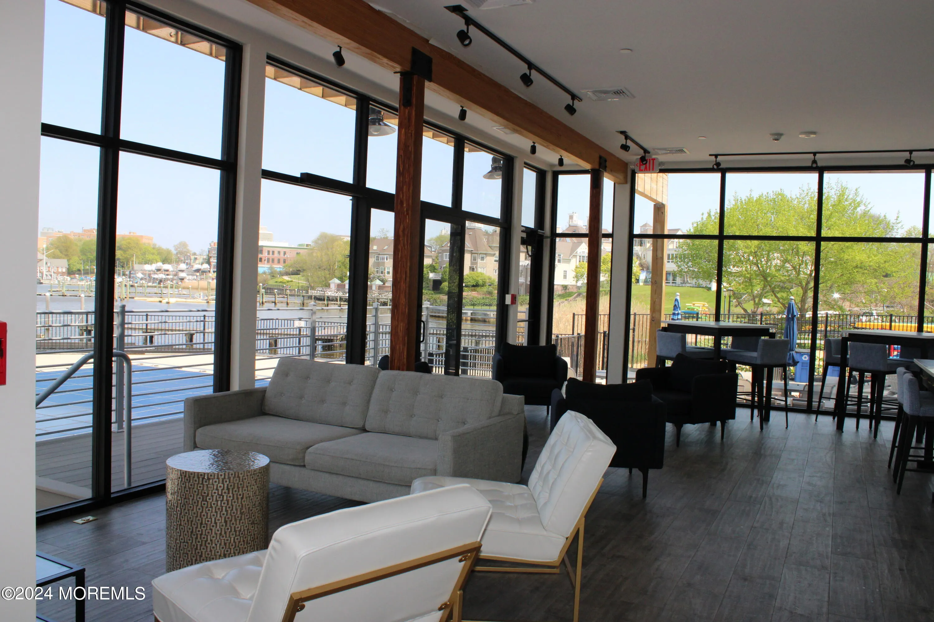 Red Bank, New Jersey 07701, United States, 2 Bedrooms Bedrooms, ,2 BathroomsBathrooms,Residential,Pending,4127