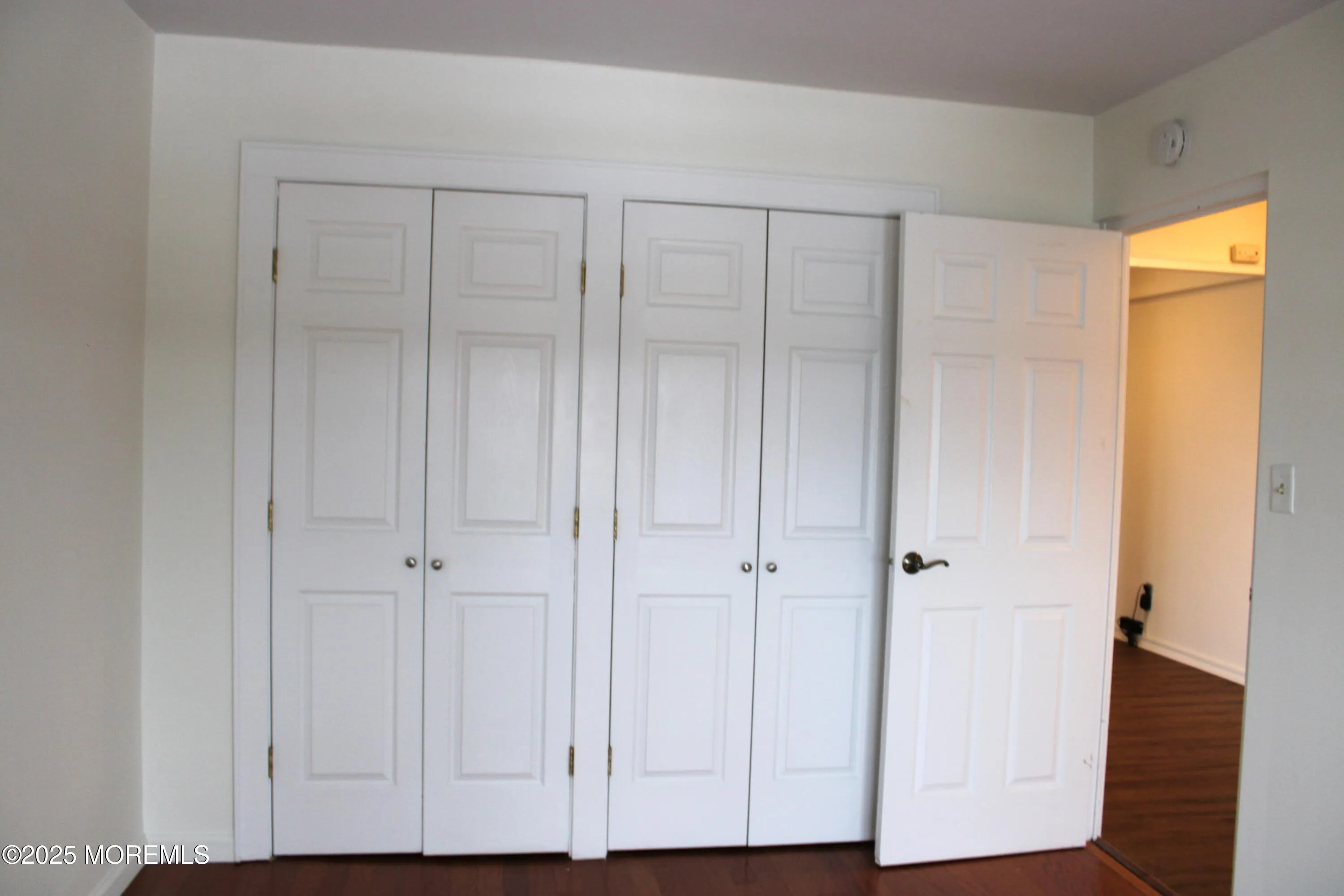 Red Bank, New Jersey 07701, United States, 2 Bedrooms Bedrooms, ,2 BathroomsBathrooms,Residential,Pending,4127