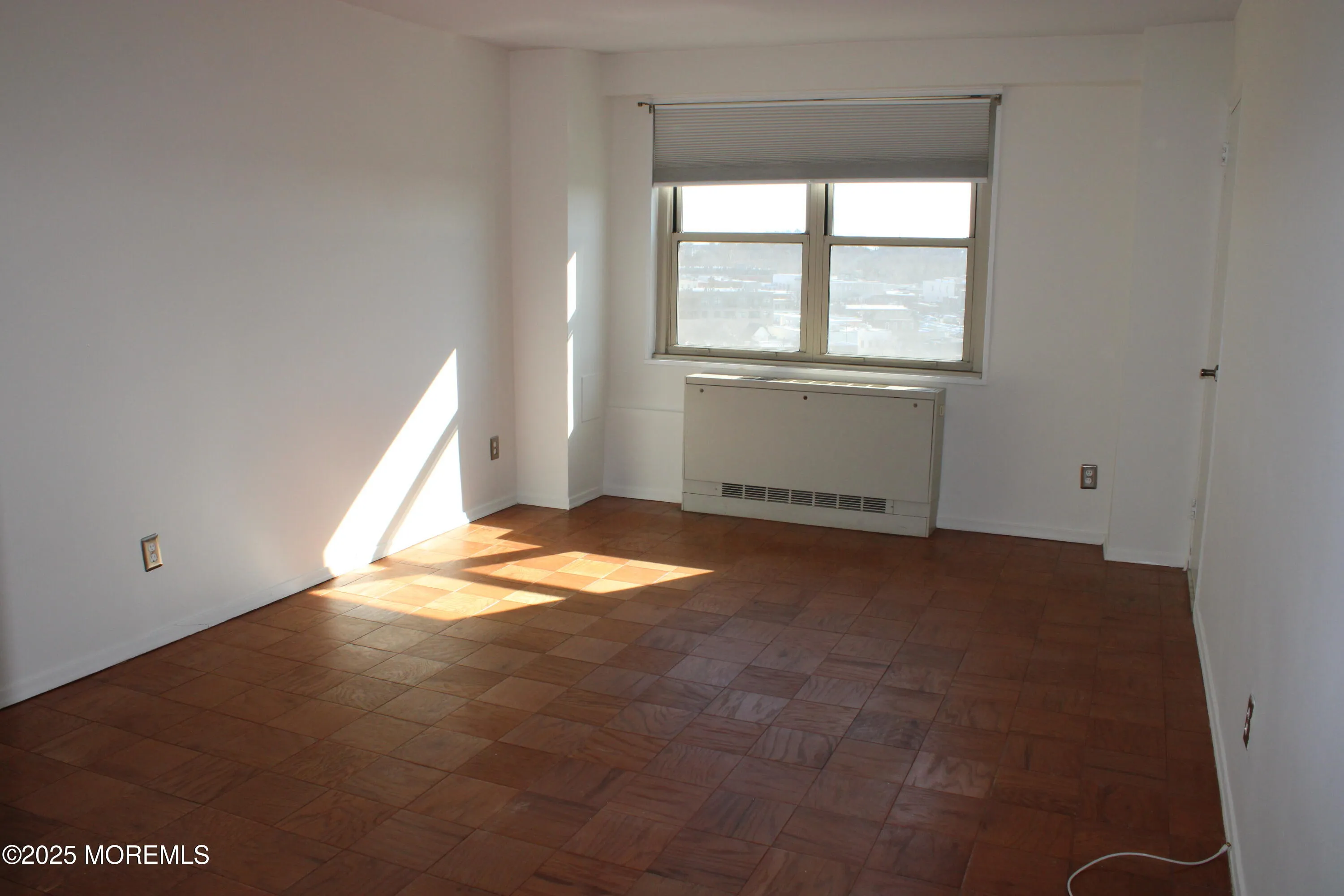 Red Bank, New Jersey 07701, United States, 2 Bedrooms Bedrooms, ,2 BathroomsBathrooms,Residential,Pending,4127