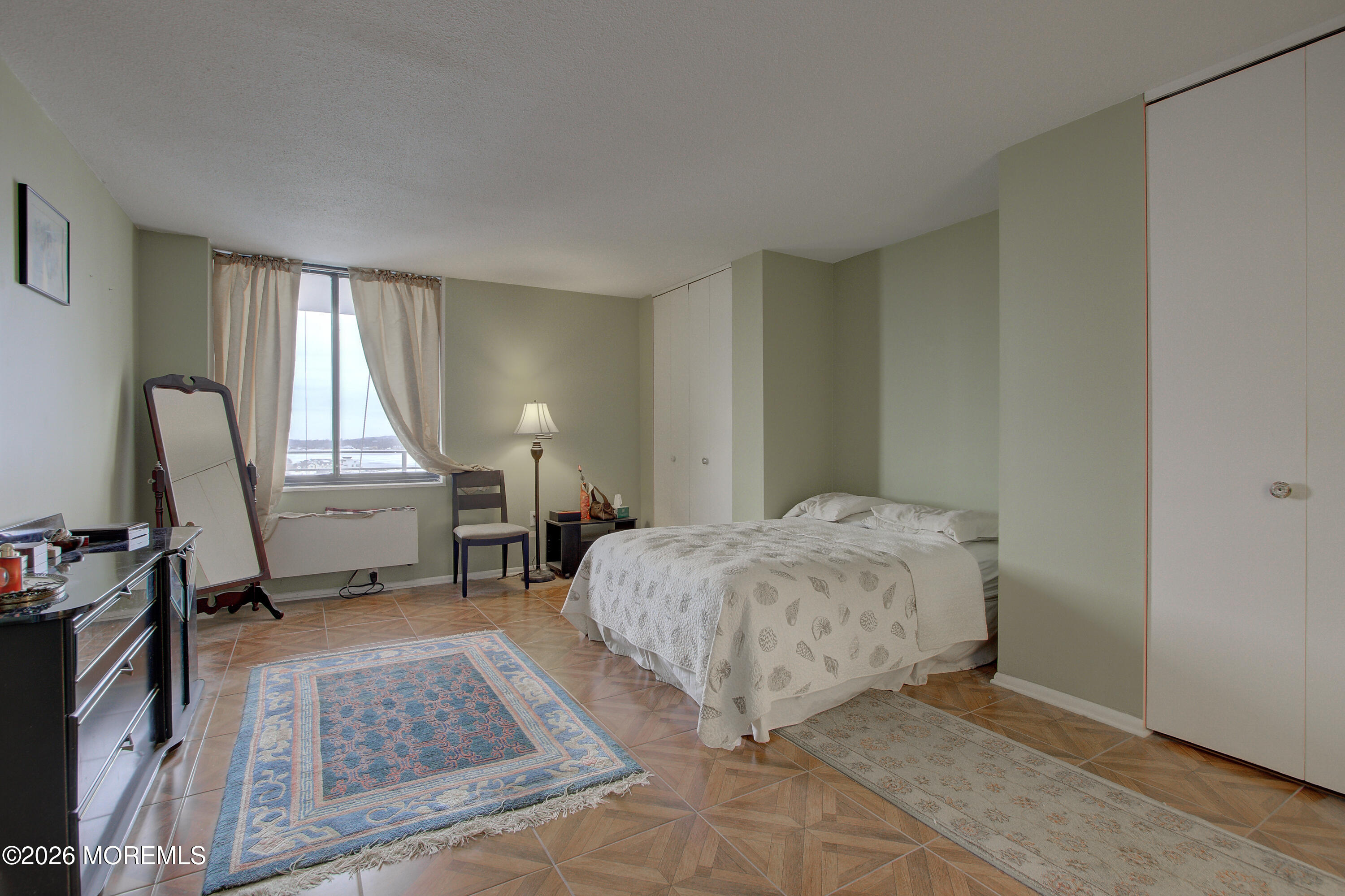 1 Channel Drive 1003