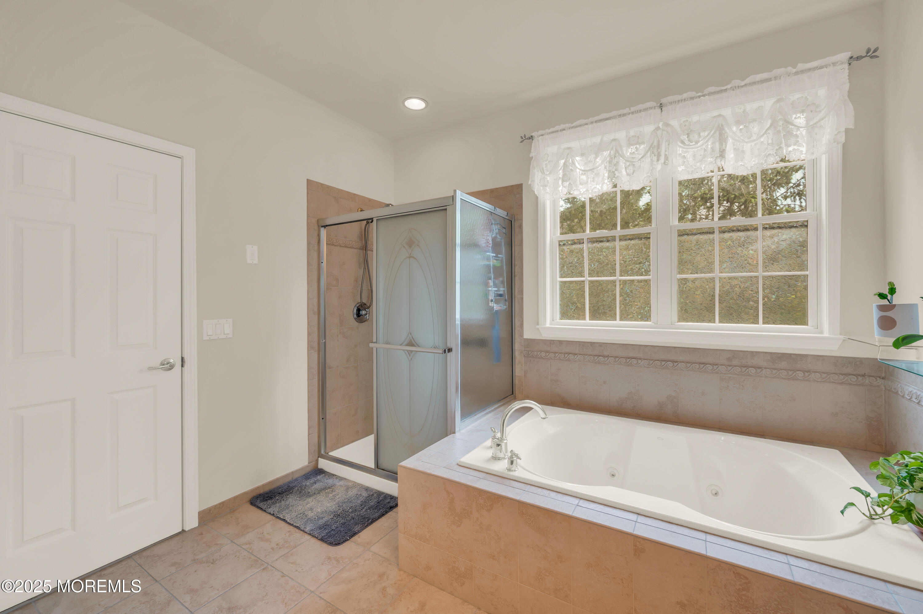 208 Bradwick Way, Marlboro, New Jersey image 29