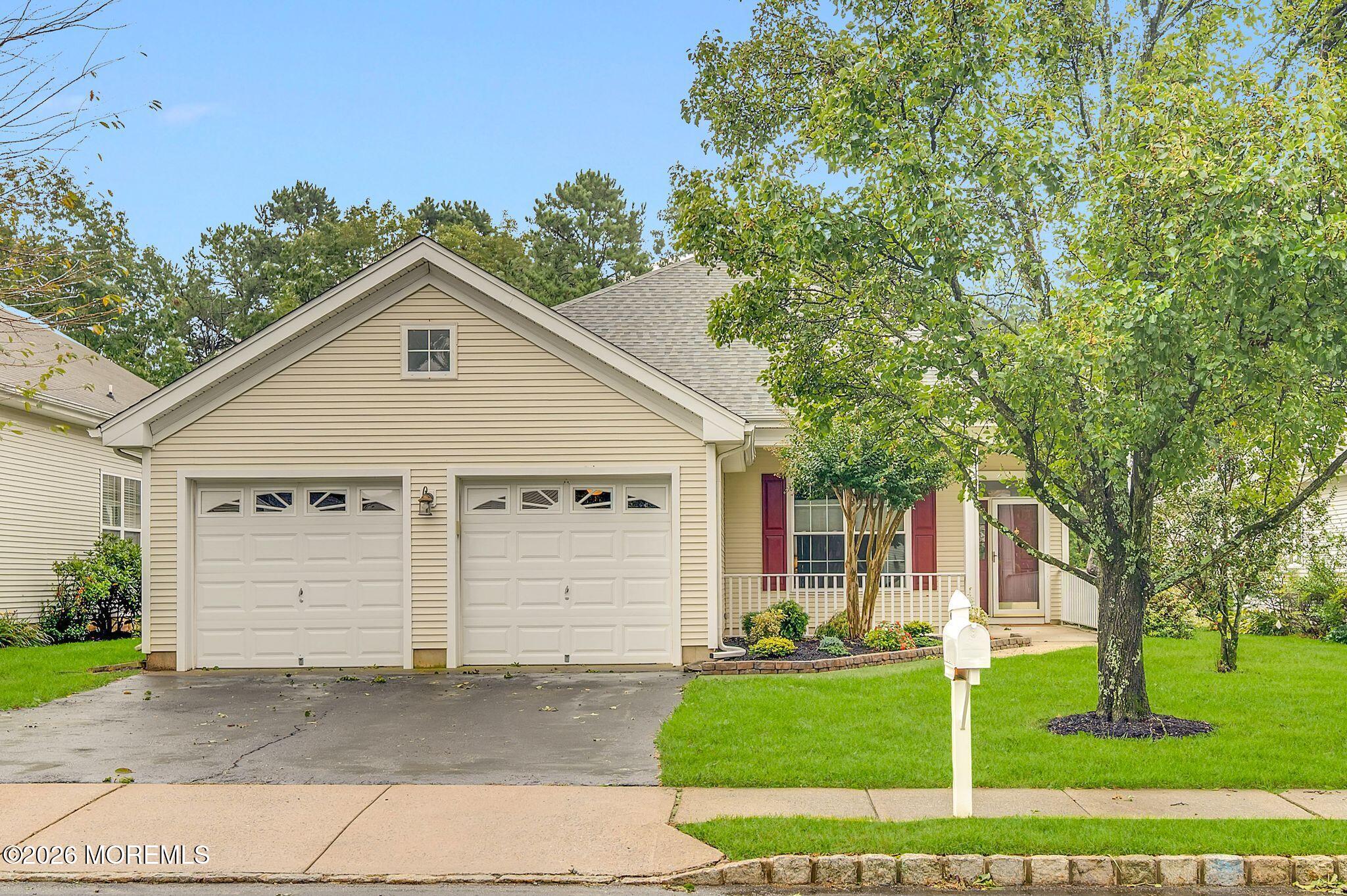 19 Goldenedge Way