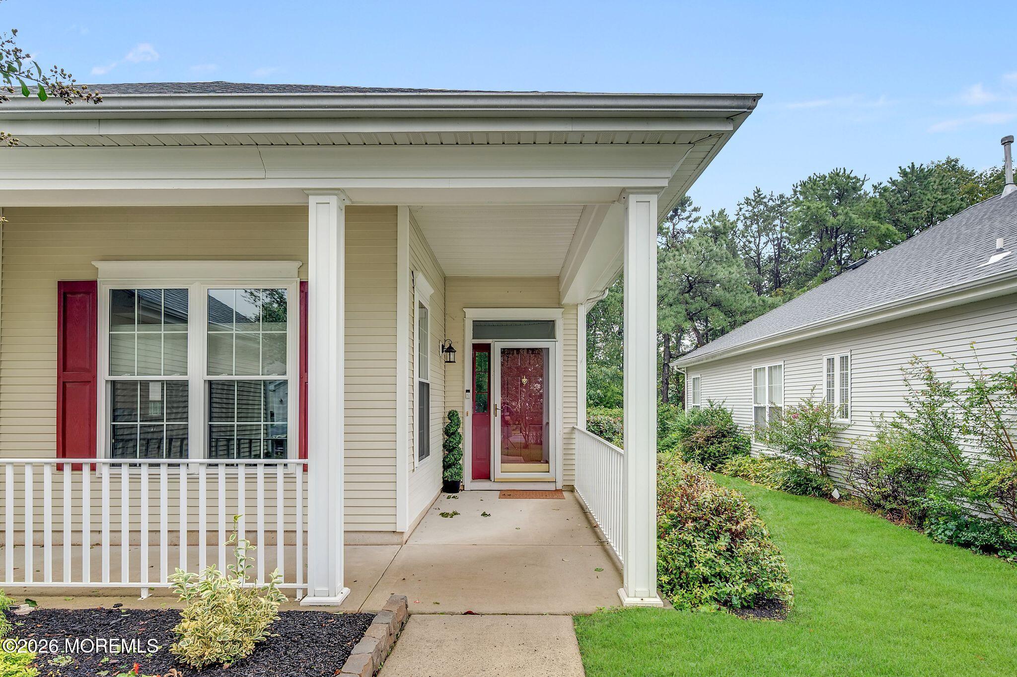 19 Goldenedge Way