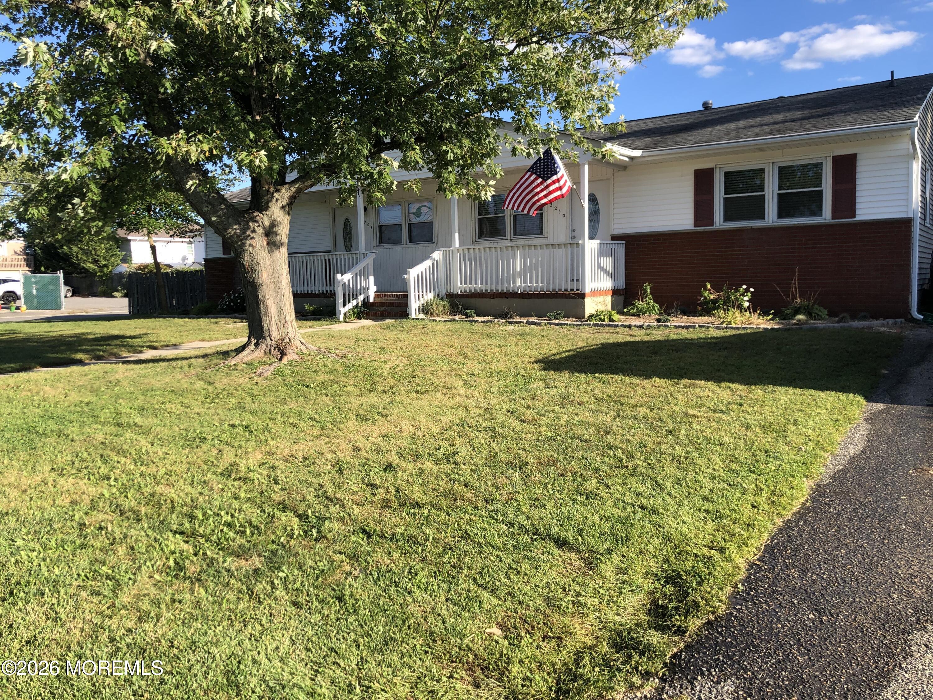 3208-3210 Cohocton Avenue 10