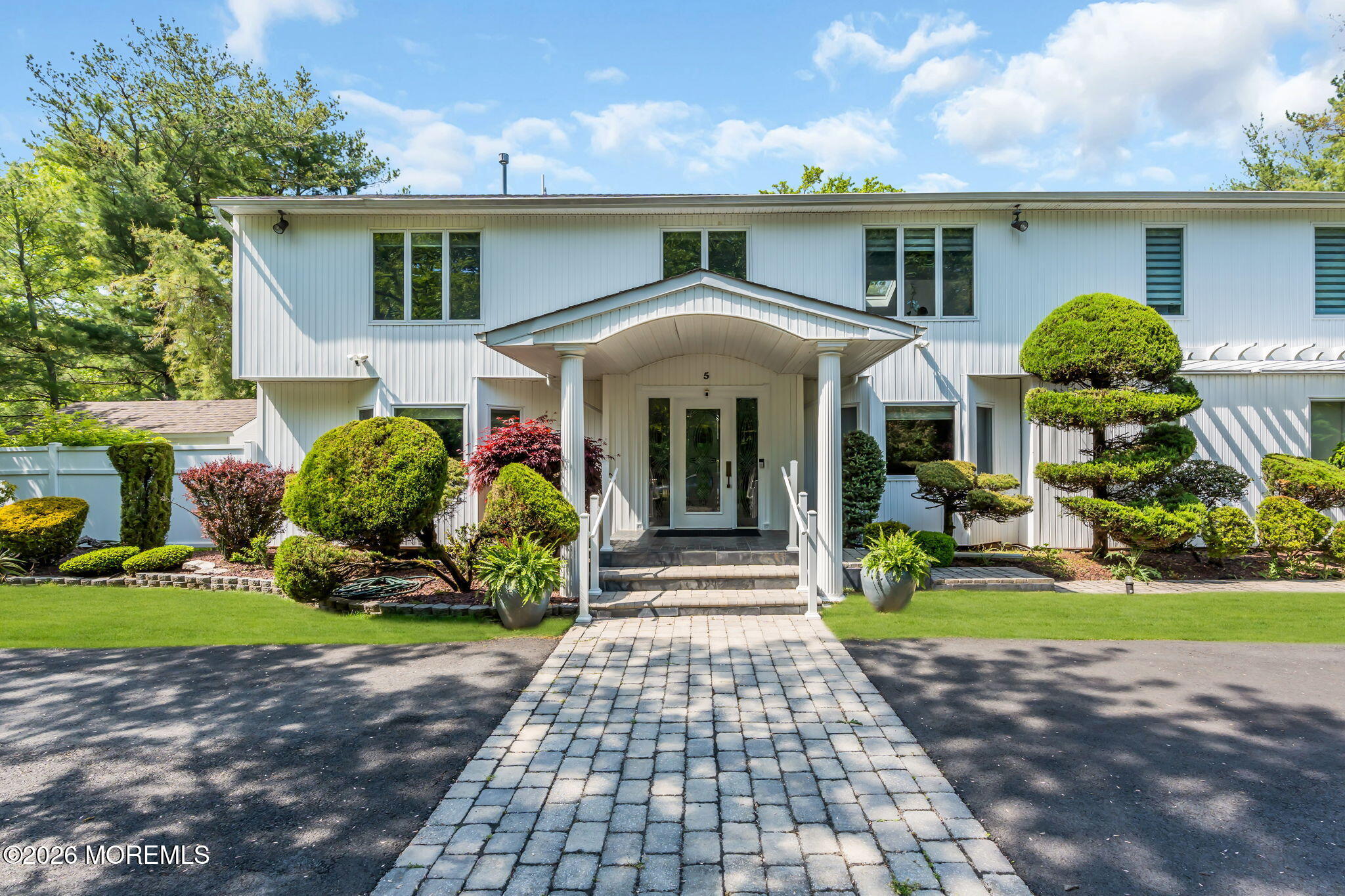 5 Brook Dr