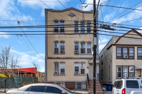 Condo For Sale - 305 Cator Avenue #1B<br/> Jersey City, NJ 07305