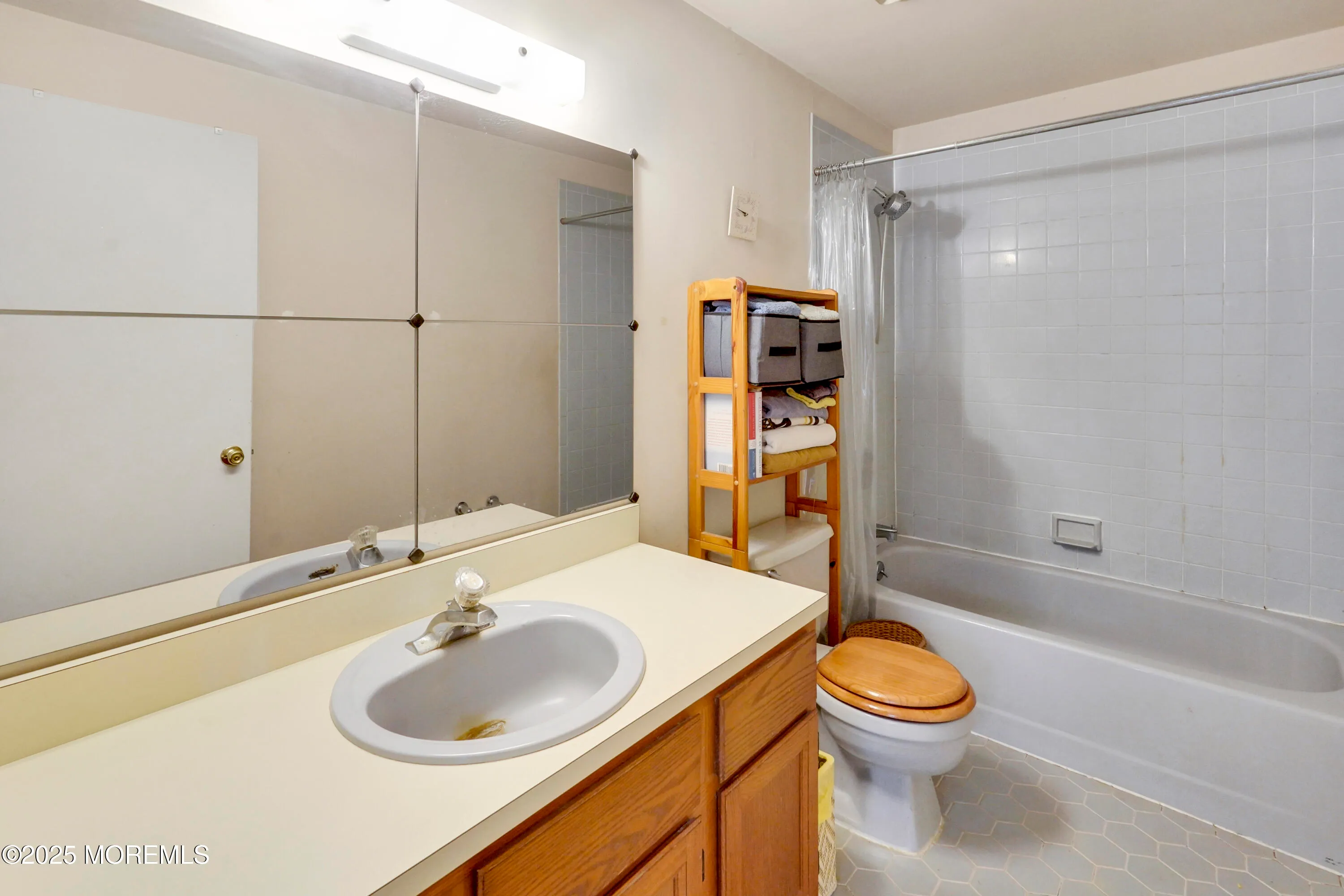 Neptune Township, New Jersey 07753, United States, 2 Bedrooms Bedrooms, ,3 BathroomsBathrooms,Residential,Pending,134431