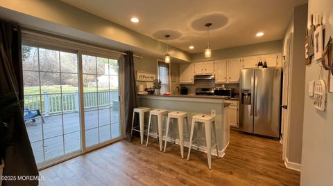 Photo of 39 Duncan Way, Freehold, NJ 07728 (MLS # 22531587)