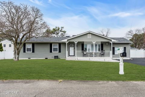 Homes For Sale - 1609 Seventh Avenue<br/> Toms River, NJ 08757