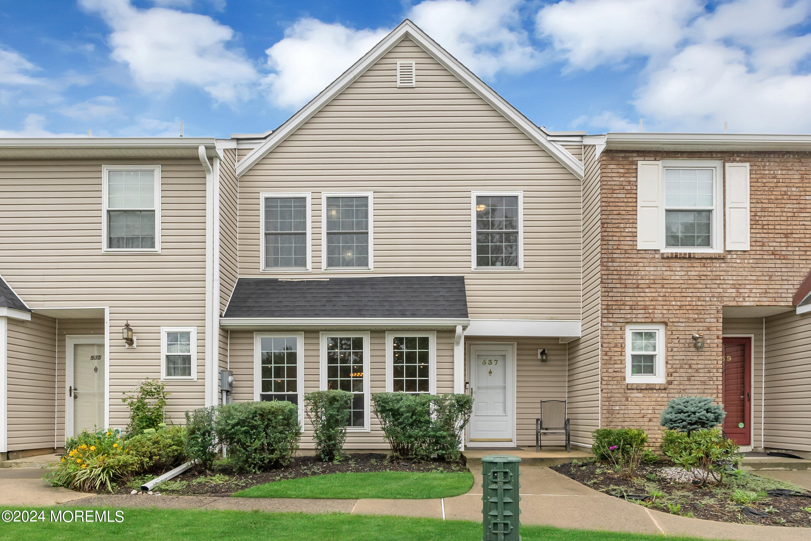 View Morganville, NJ 07751 condo