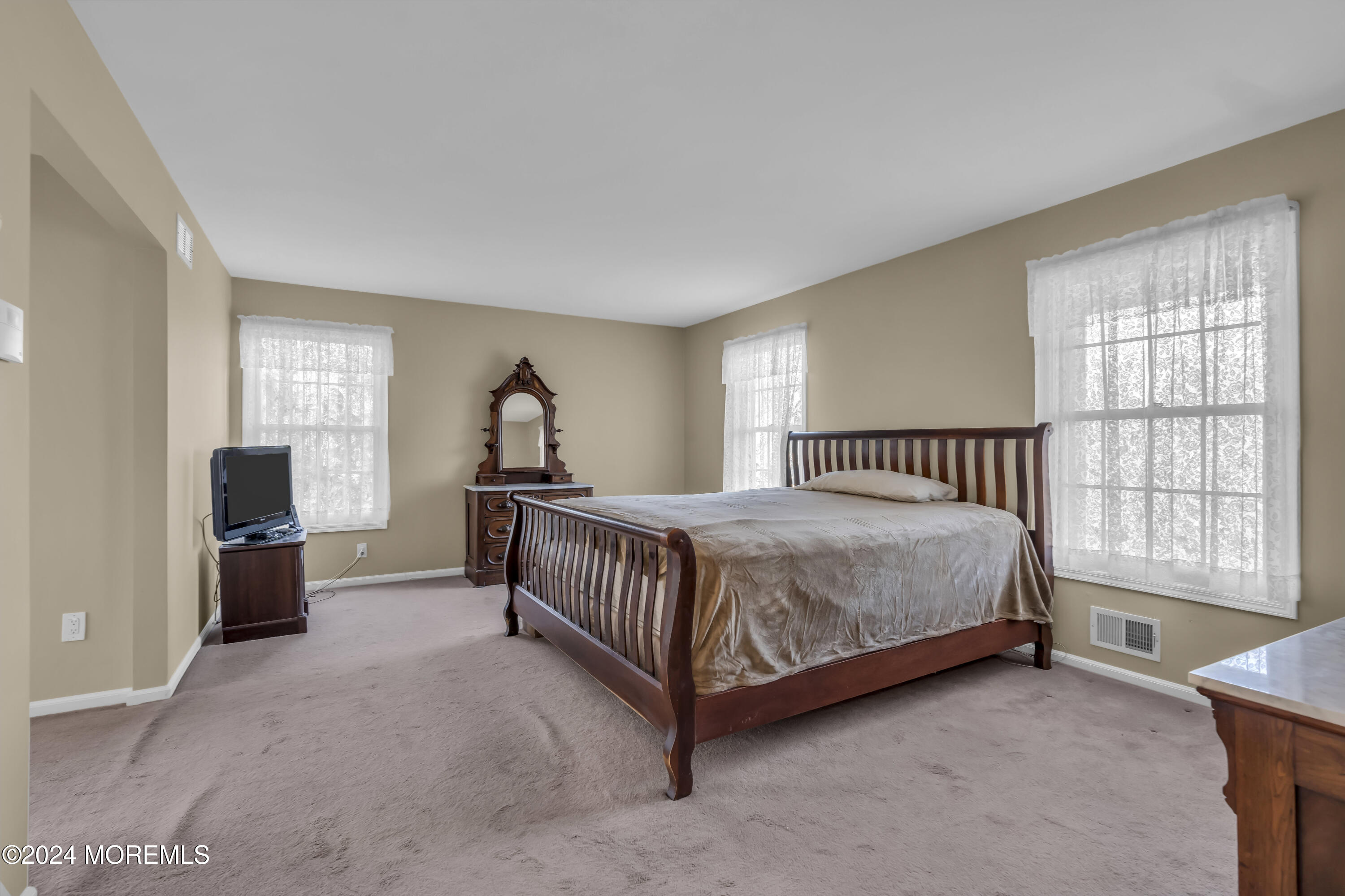 9 Deep Run Court, Morganville, New Jersey image 30