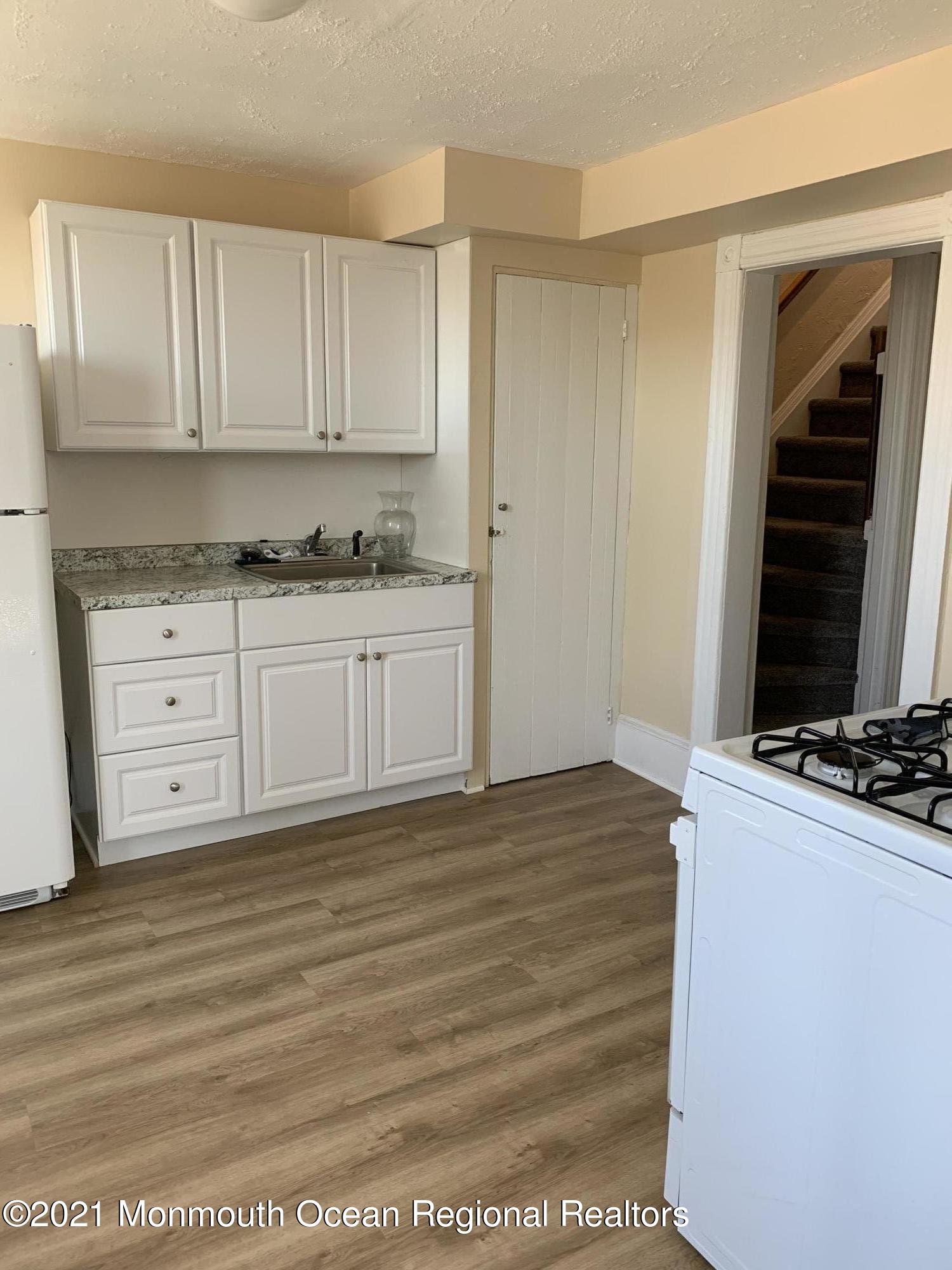 500 Main Street Upper Front