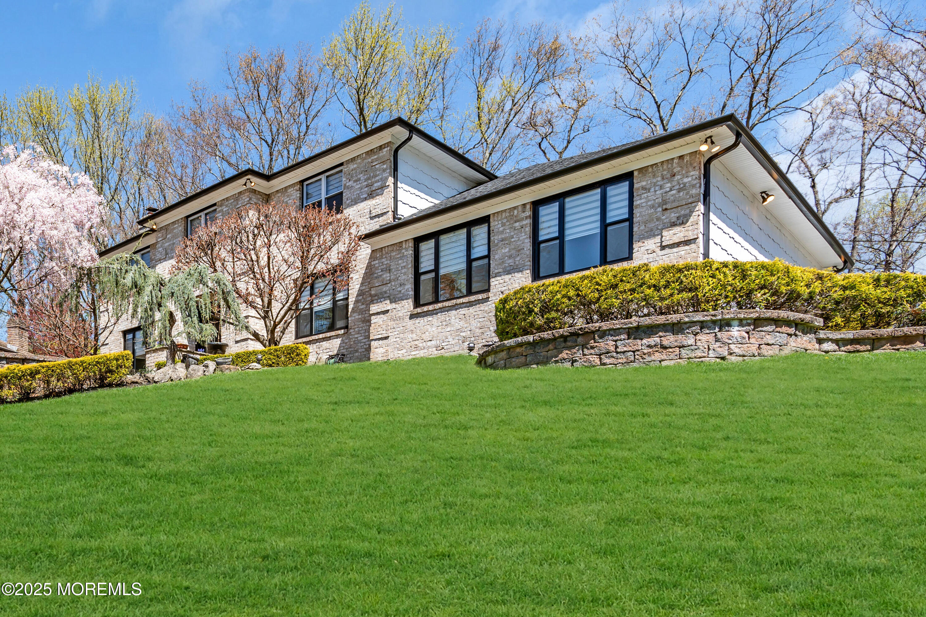 27 Emerald Drive, Morganville, New Jersey image 3