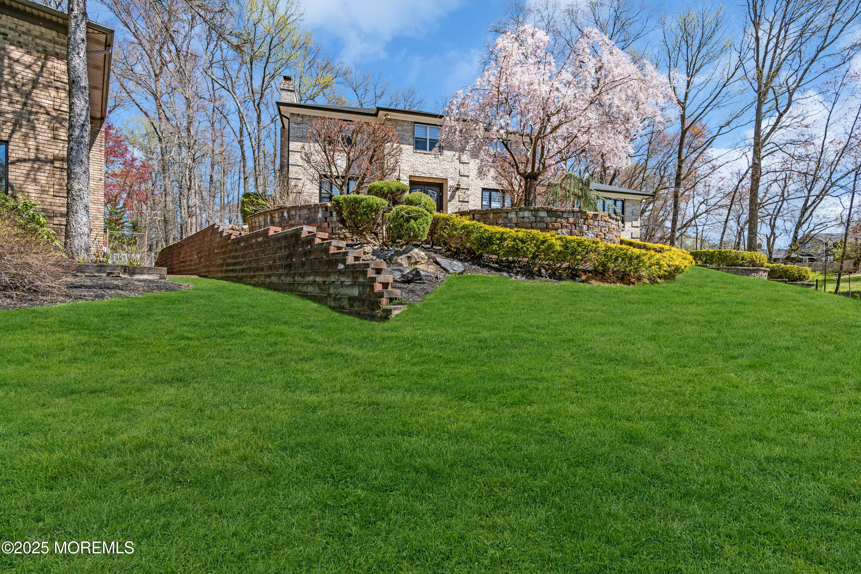 27 Emerald Drive, Morganville, New Jersey image 4