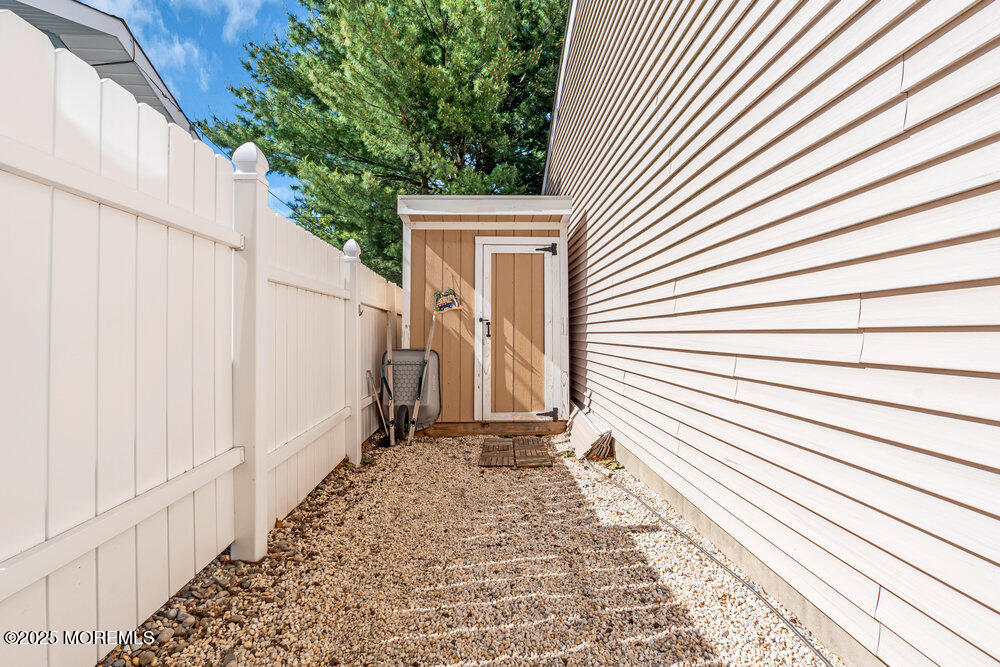 189 Riviera Drive, Brick, New Jersey image 27