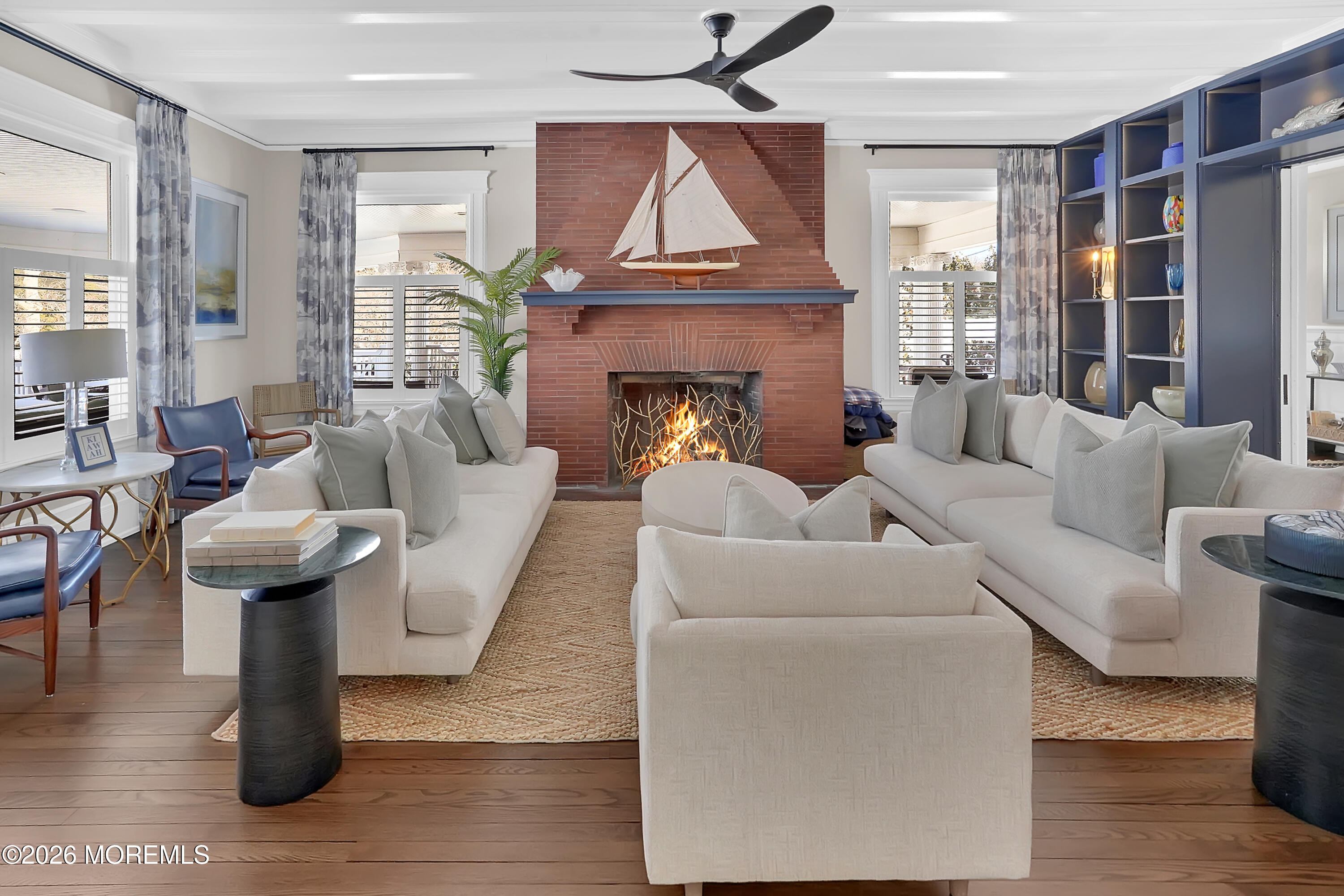 212 Crescent Parkway