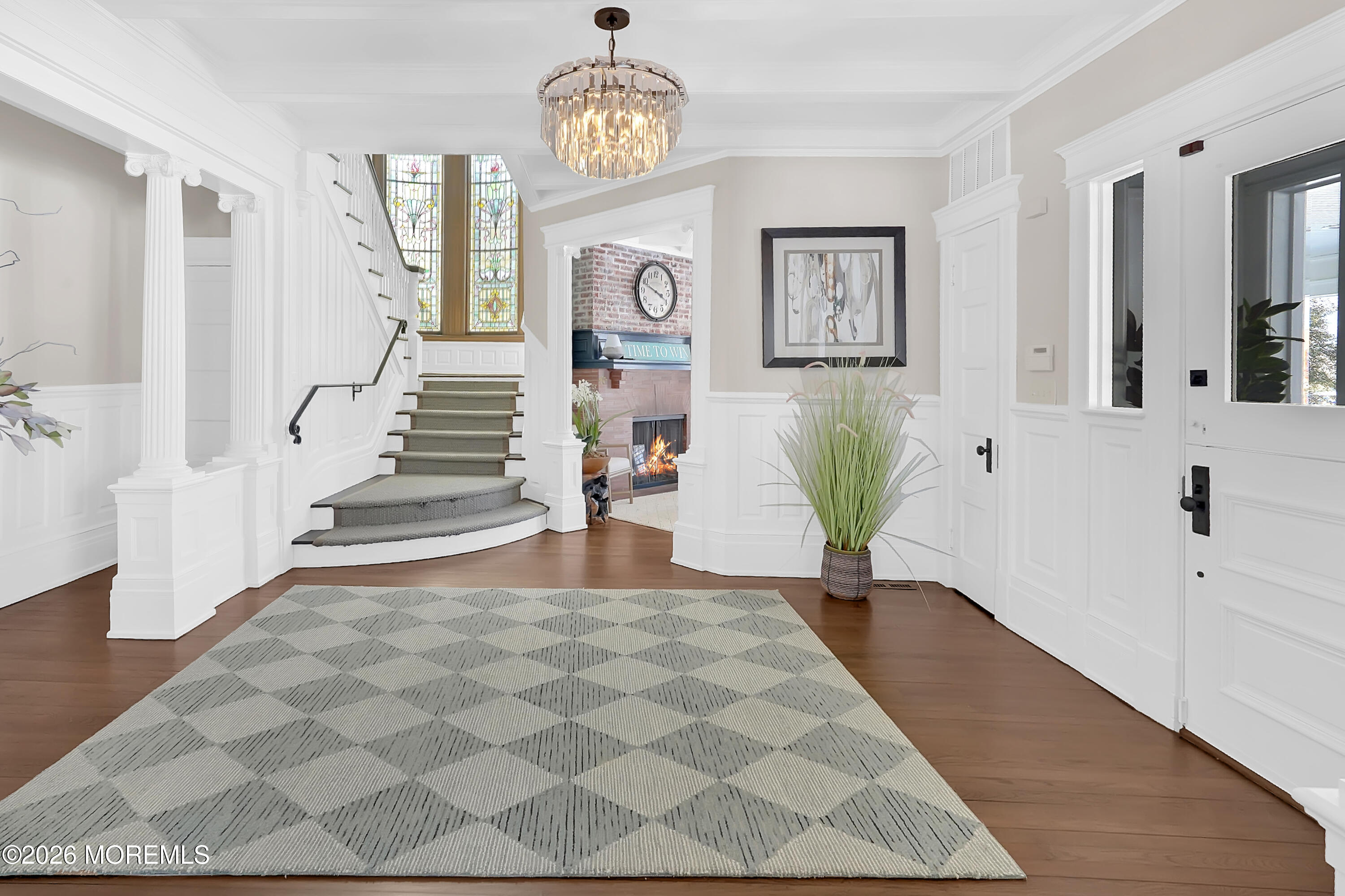 212 Crescent Parkway