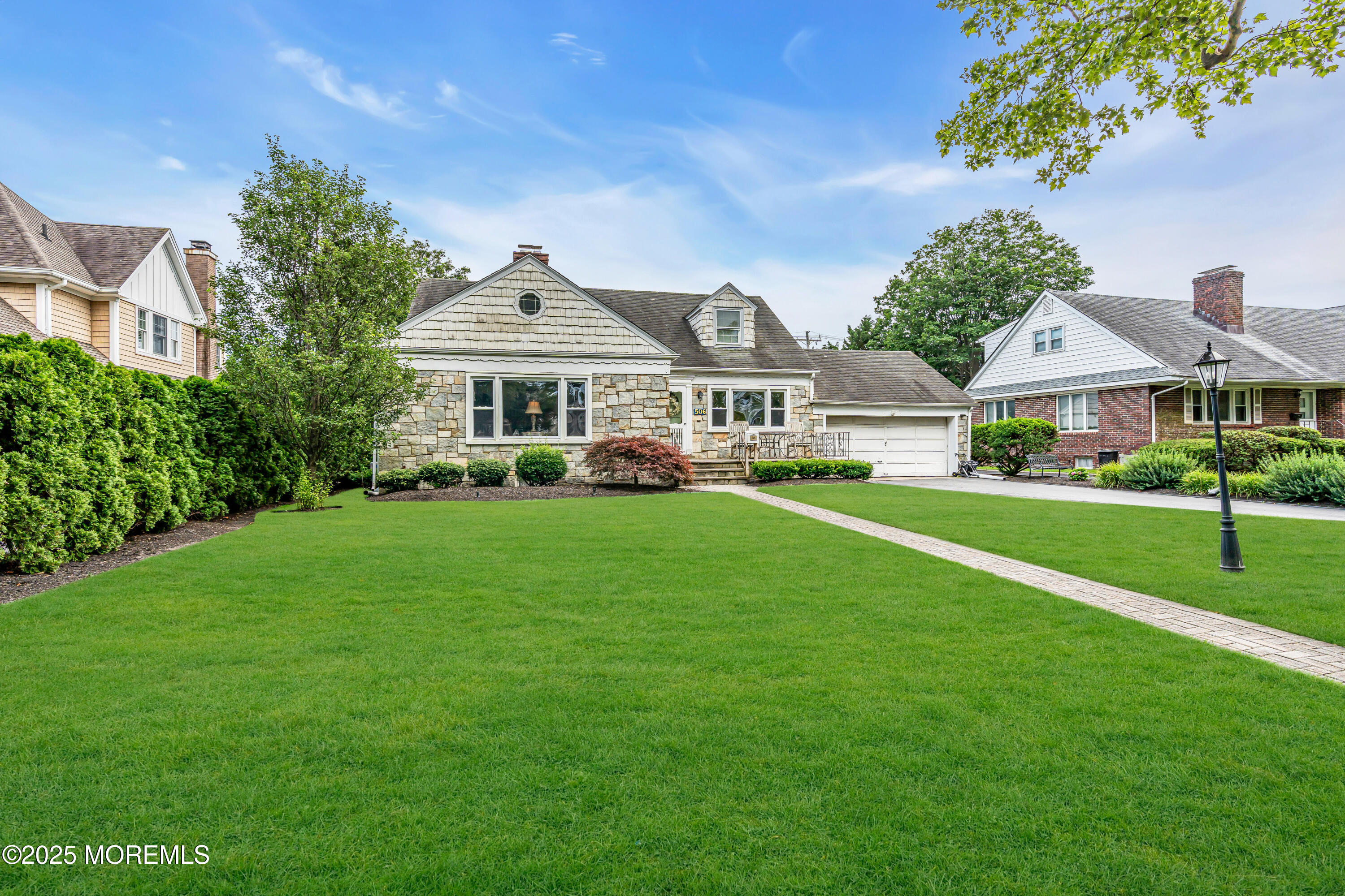 504 Crescent Parkway