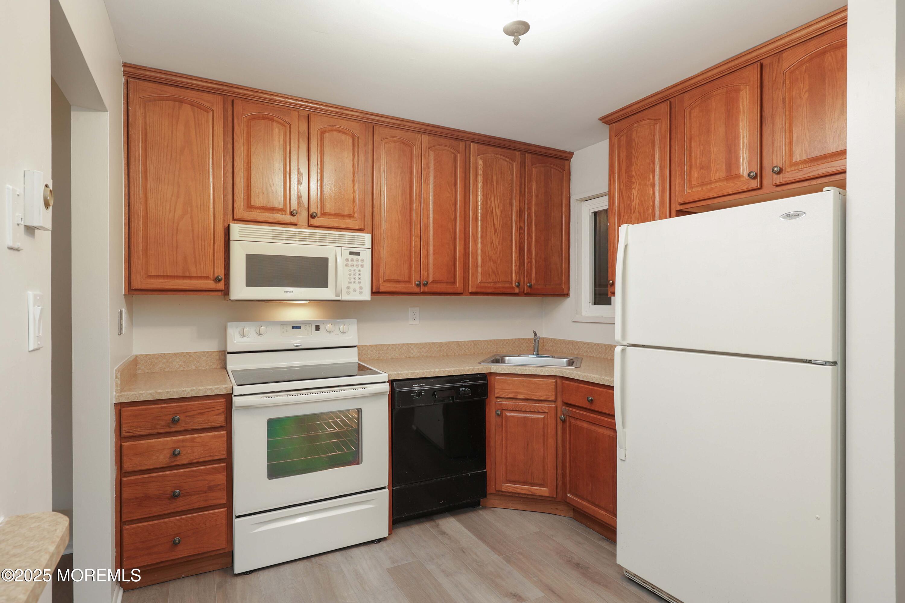30 Dickinson Court, Red Bank, New Jersey image 11