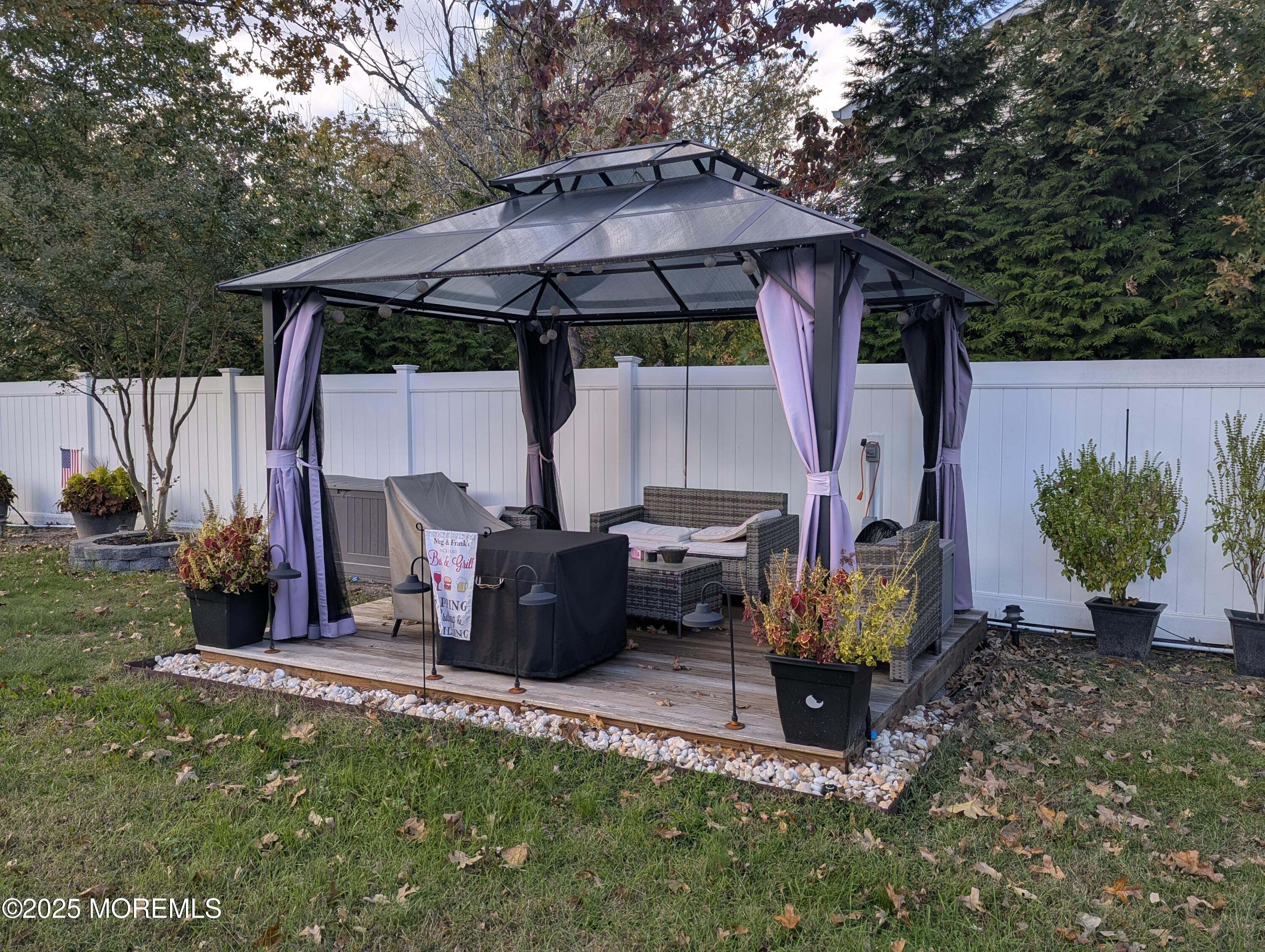 733 Commonwealth Boulevard