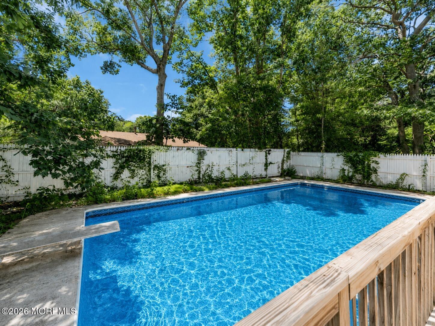 3 Riverwood Court
