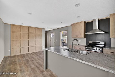 228 Maple Street Robbinsville NJ 08691