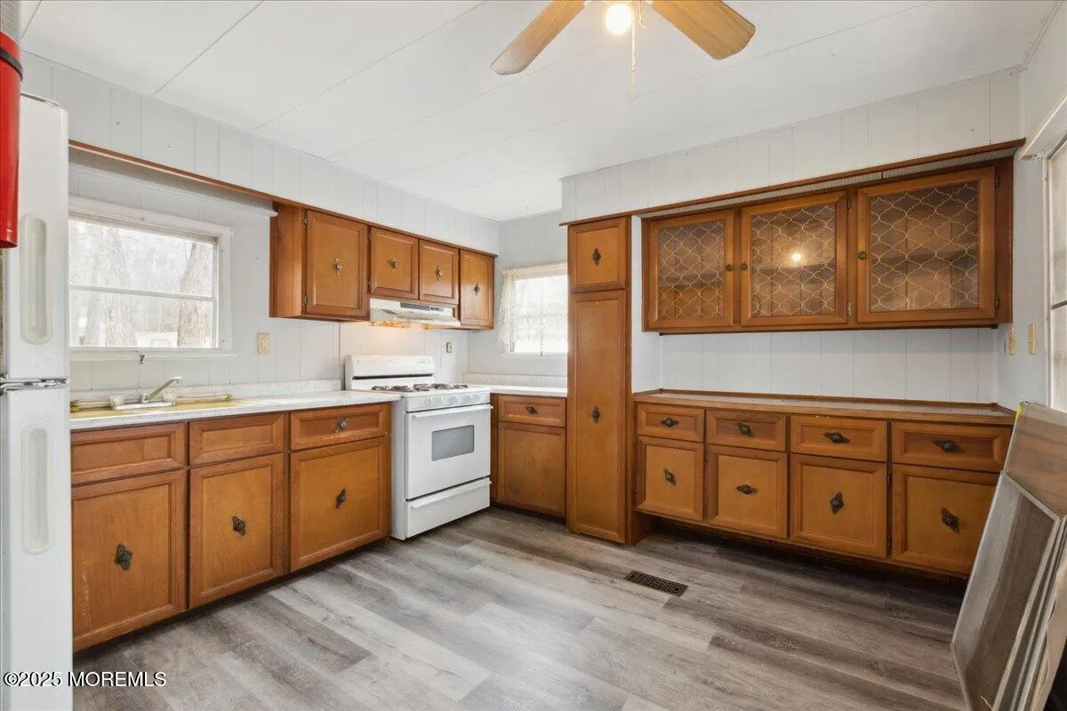 Toms River, New Jersey 08757, United States, 2 Bedrooms Bedrooms, ,1 BathroomBathrooms,Residential,Active,110847