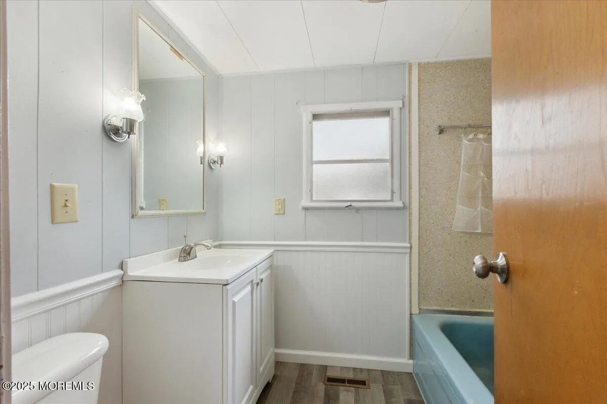 Toms River, New Jersey 08757, United States, 2 Bedrooms Bedrooms, ,1 BathroomBathrooms,Residential,Active,110847