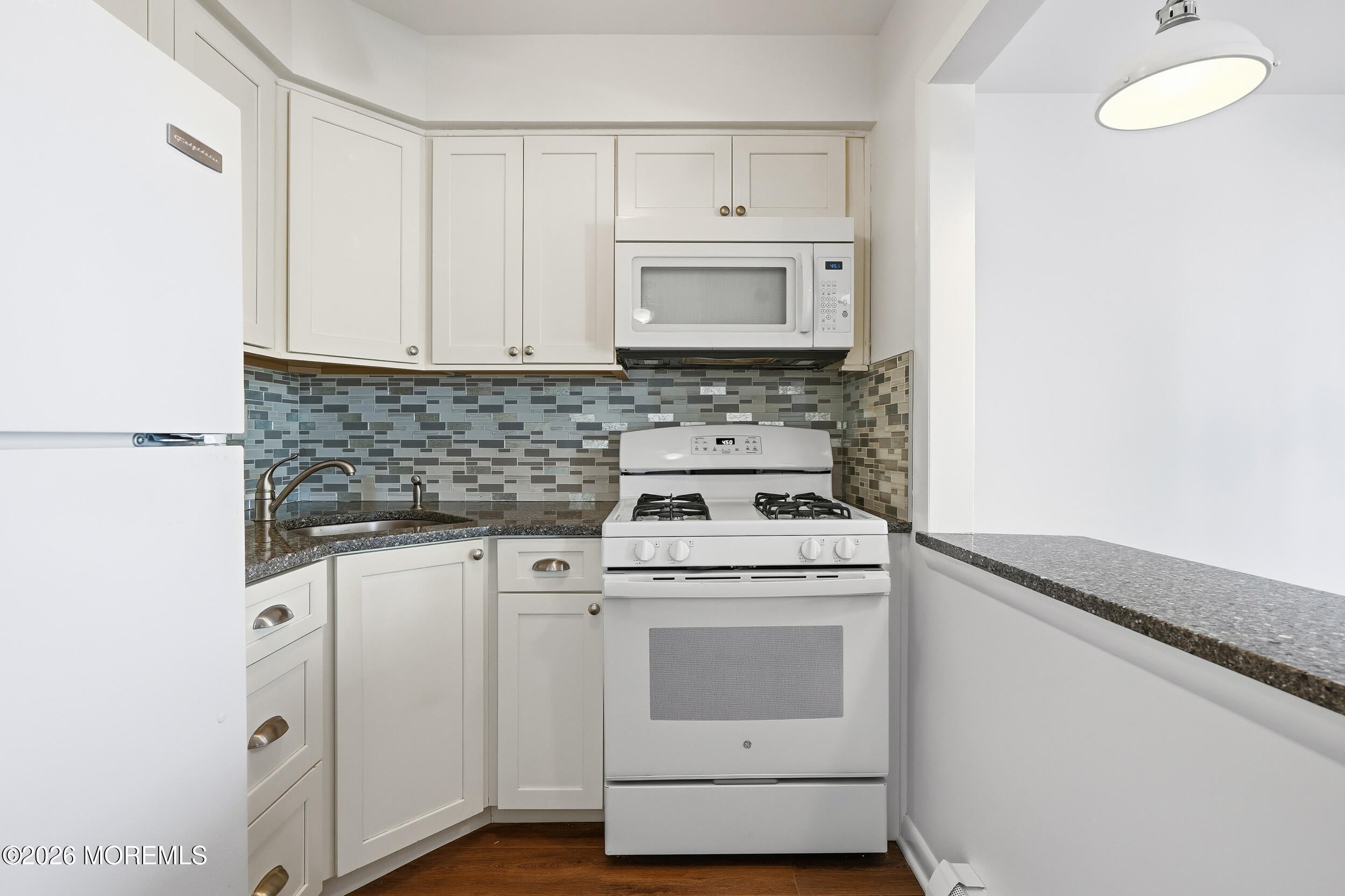 201 8th Avenue 5B