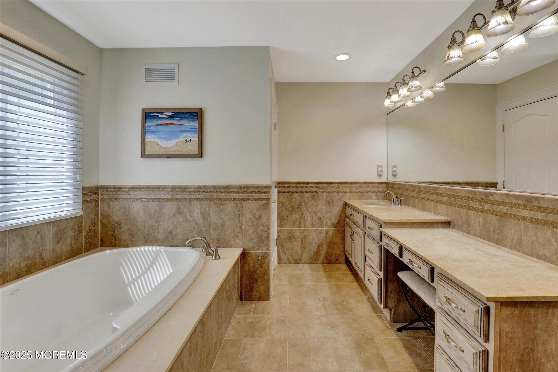 6 Tanglewood Lane, Holmdel, New Jersey image 43