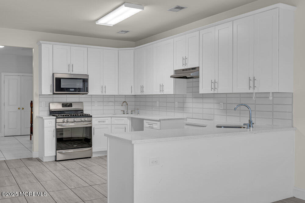 7 Granite Drive, Lakewood, New Jersey image 5