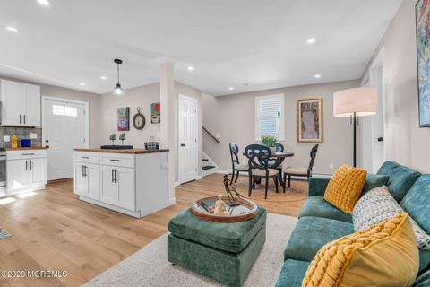 Homes For Sale - 282 Carr Avenue<br/> Keansburg, NJ 07734