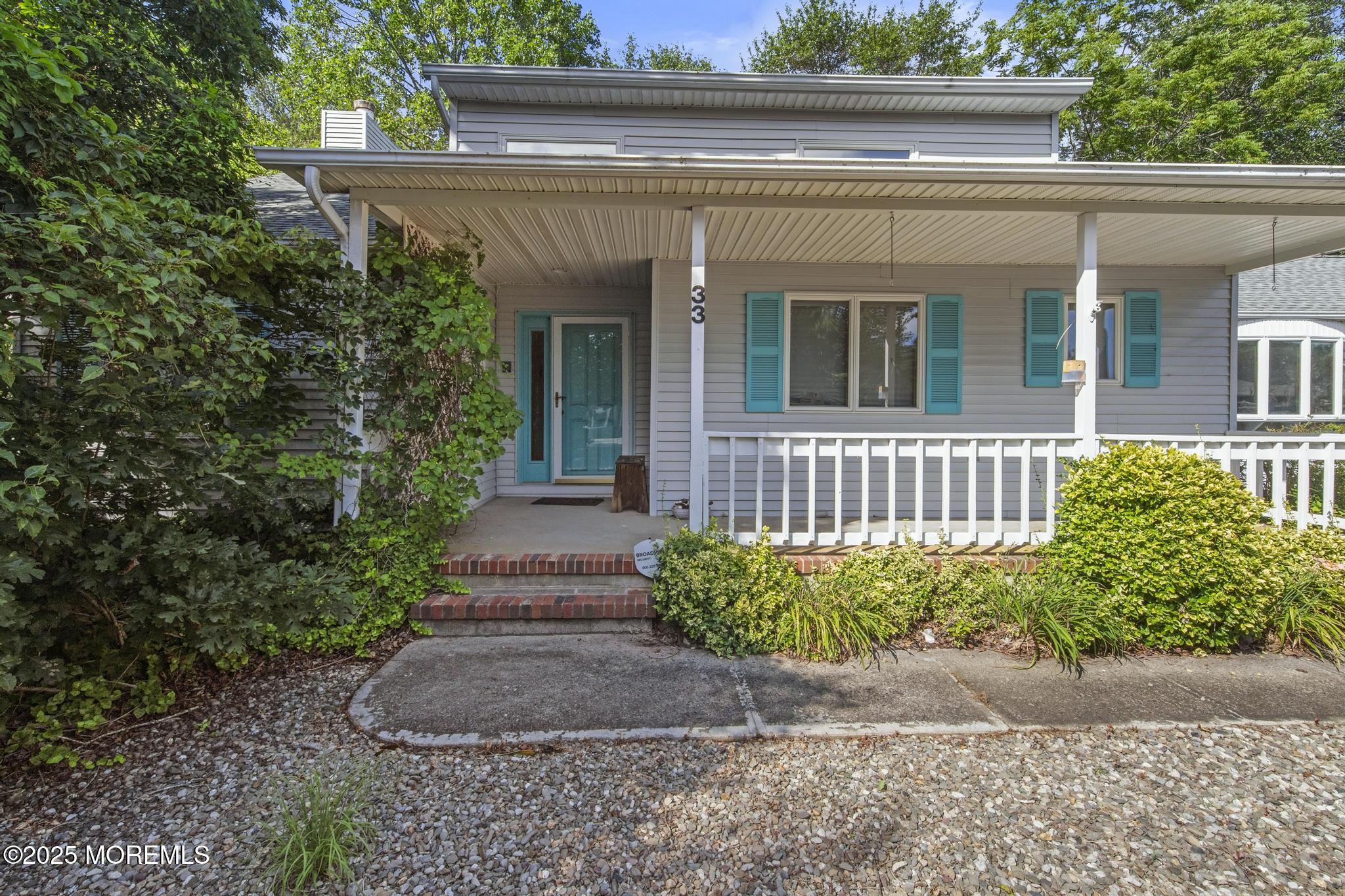 33 Shoveler Drive