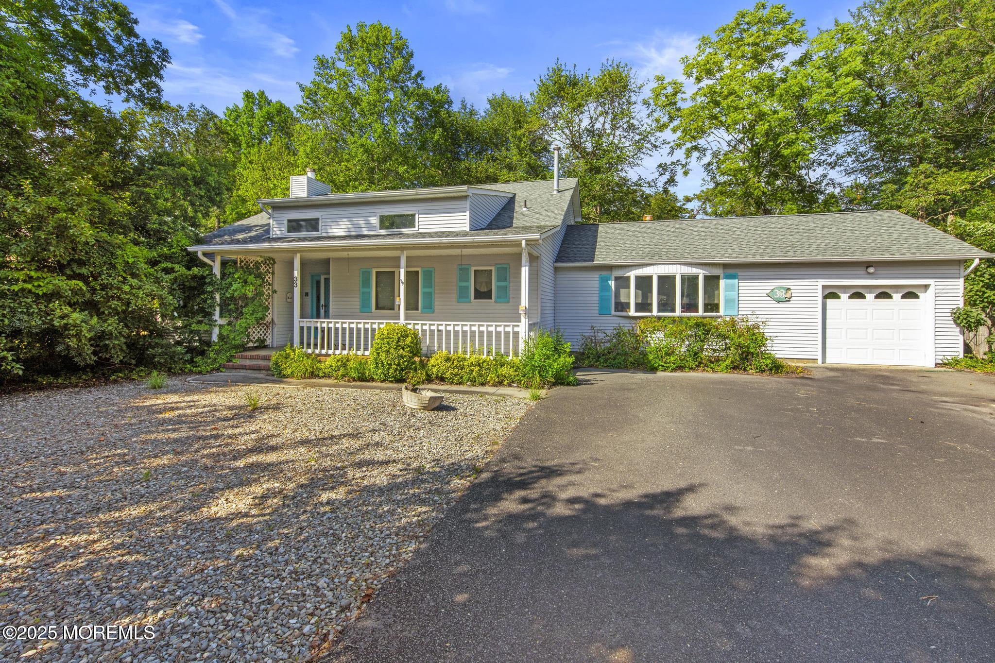 33 Shoveler Drive