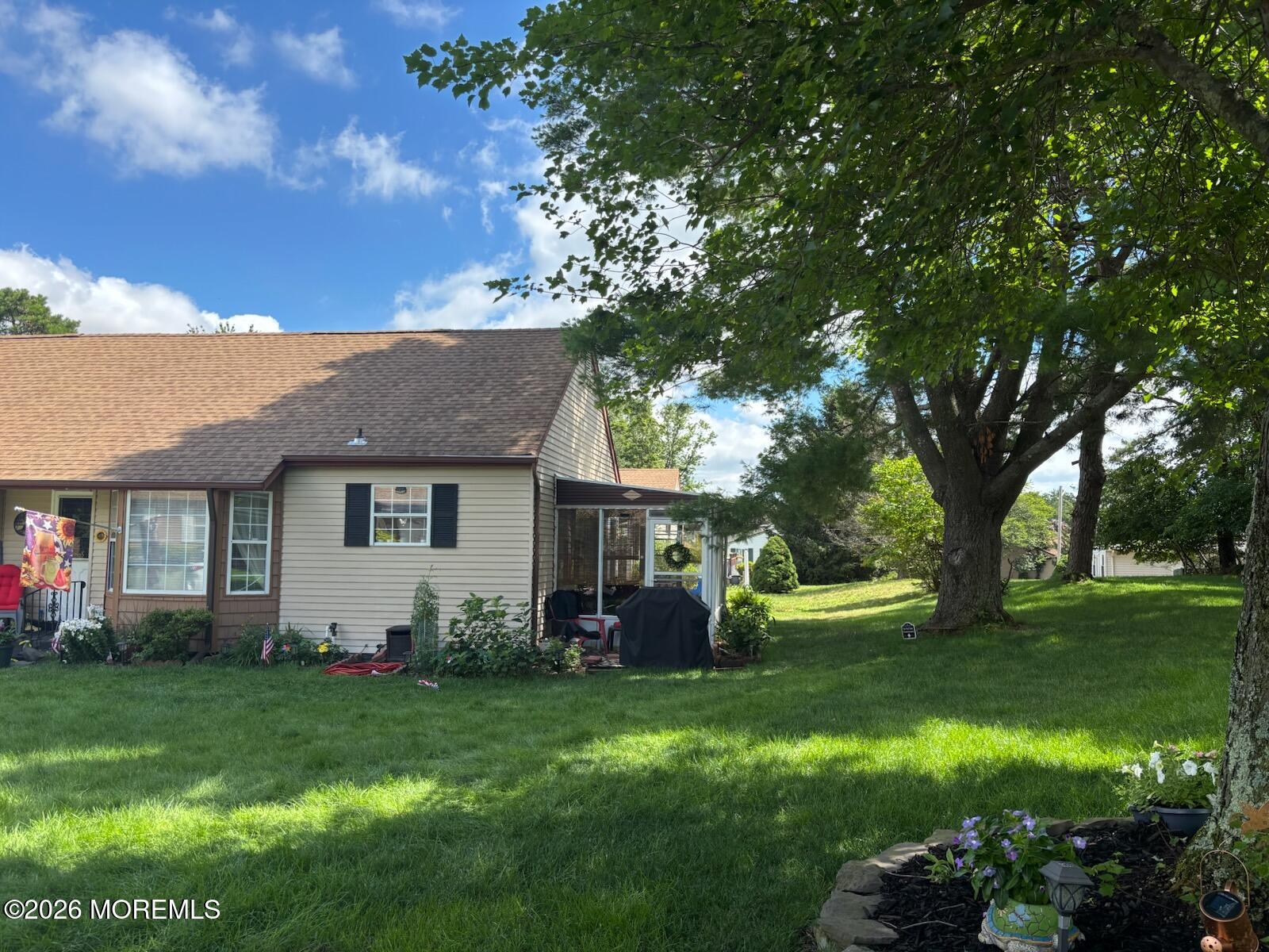 11 Amesbury Road E