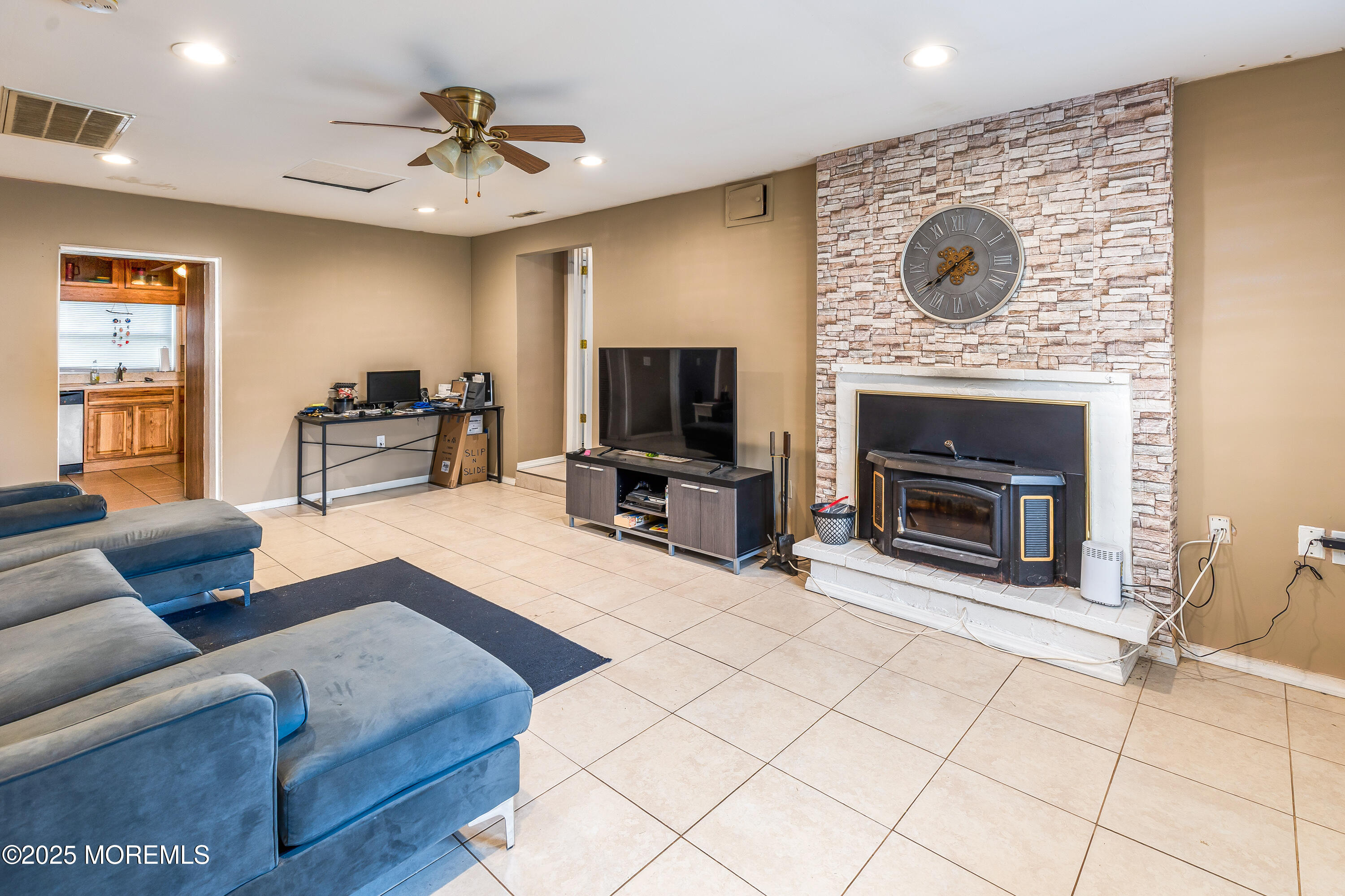560 Lloyd Road, Toms River, New Jersey image 5