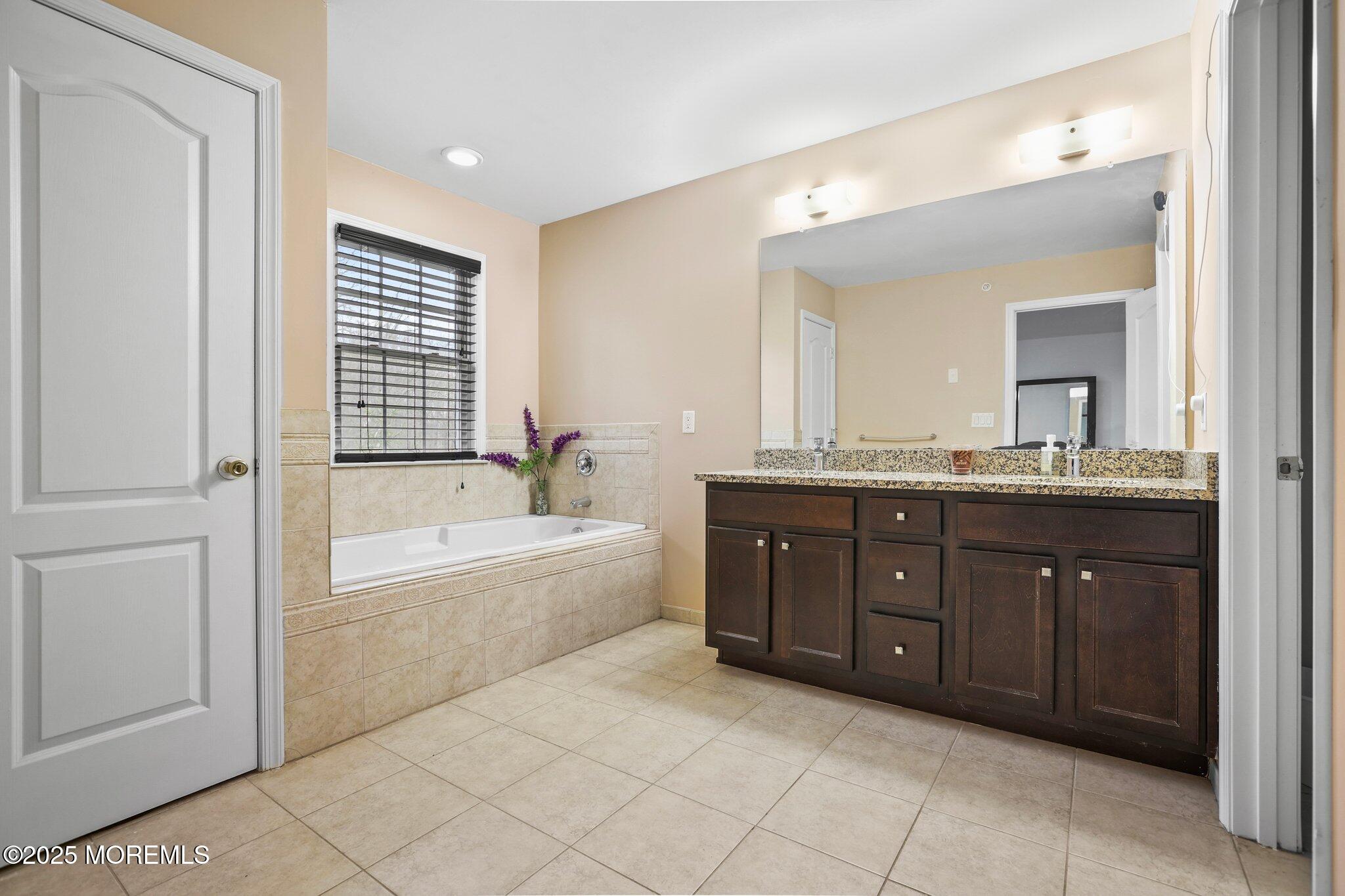 126 Morgan Way #126, Monroe Township, New Jersey image 27