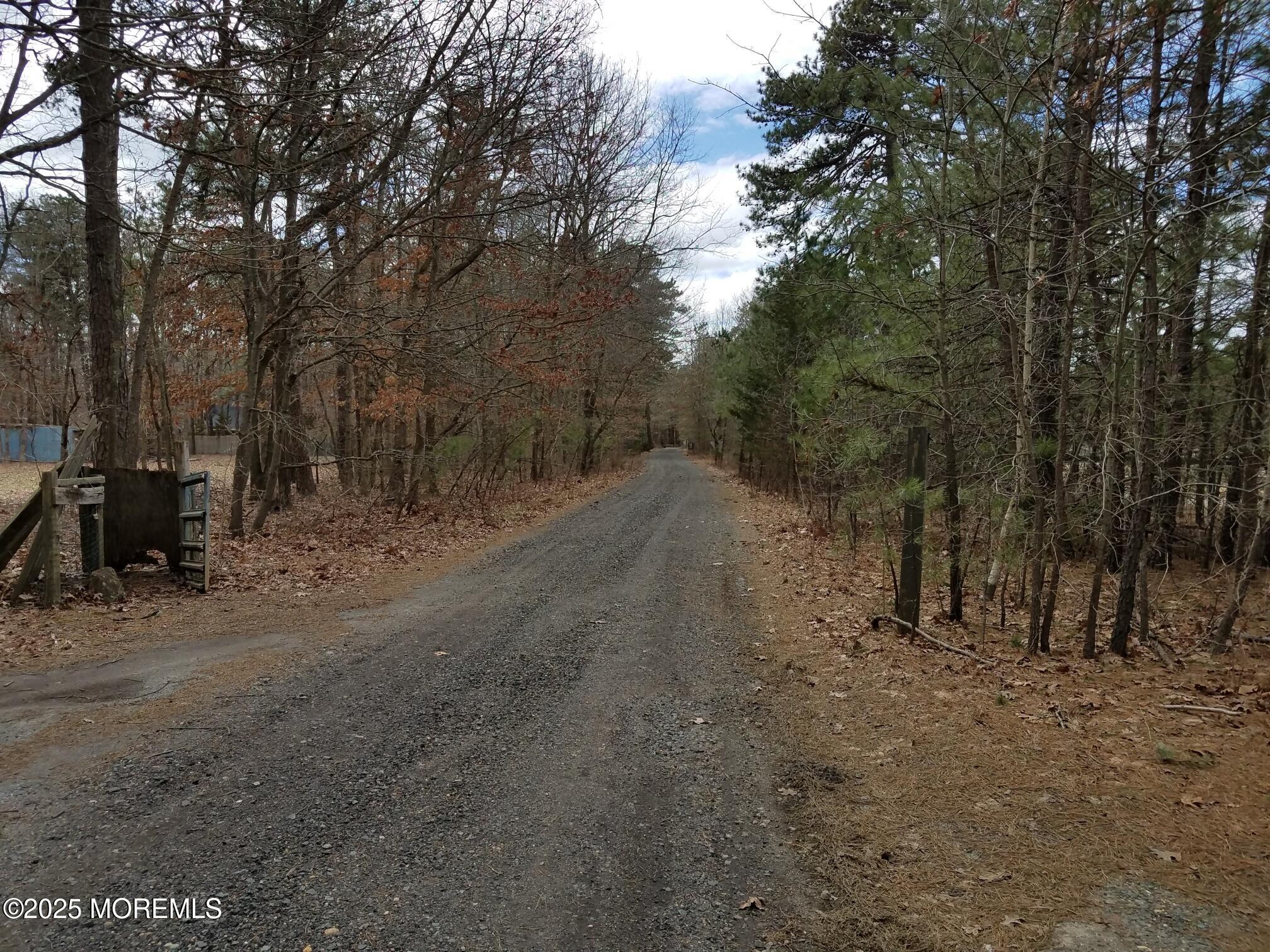 16 Hidden Pines Drive, Millstone, New Jersey image 9