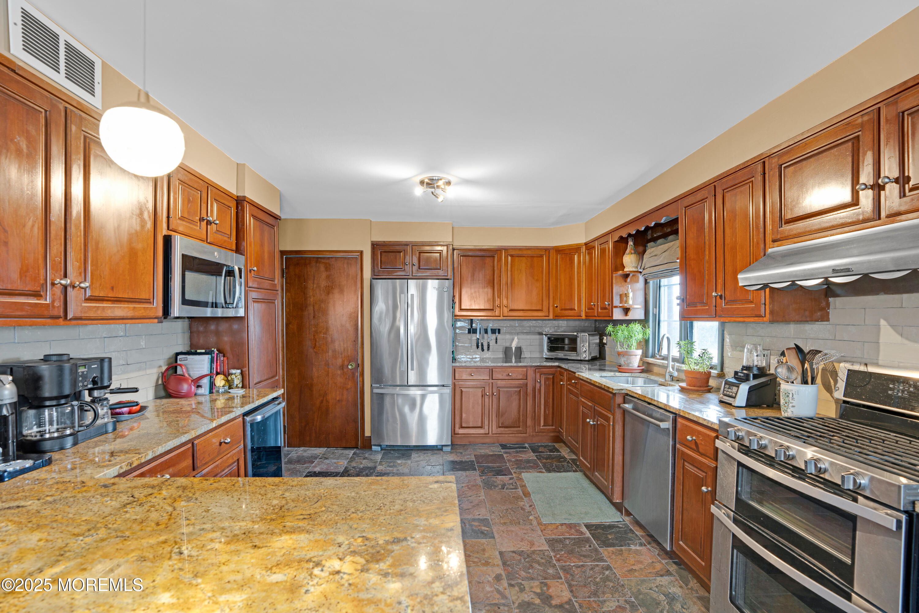 765 Harrell Avenue, Woodbridge, New Jersey image 13
